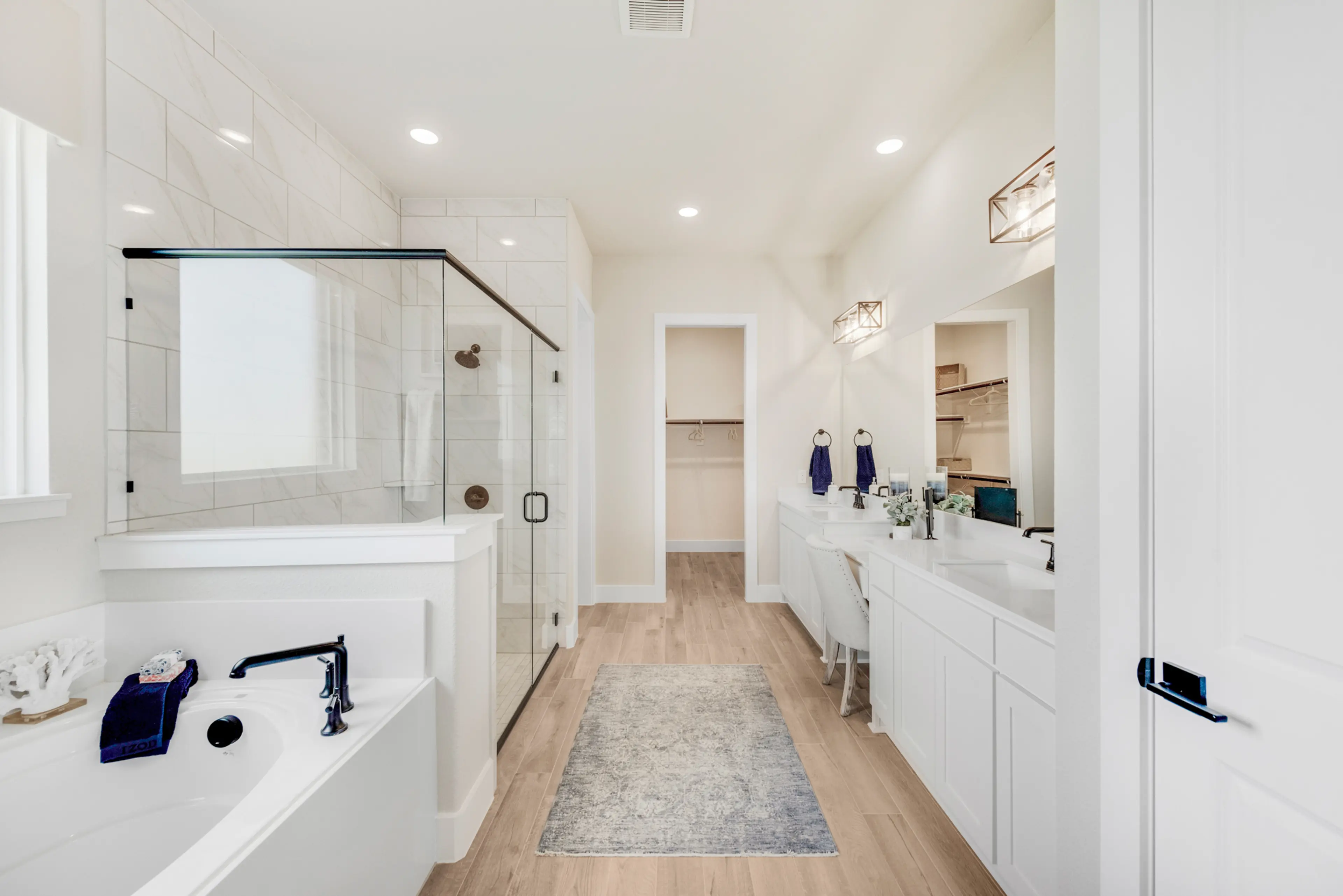 Slide - Foxglove Owner's Bath