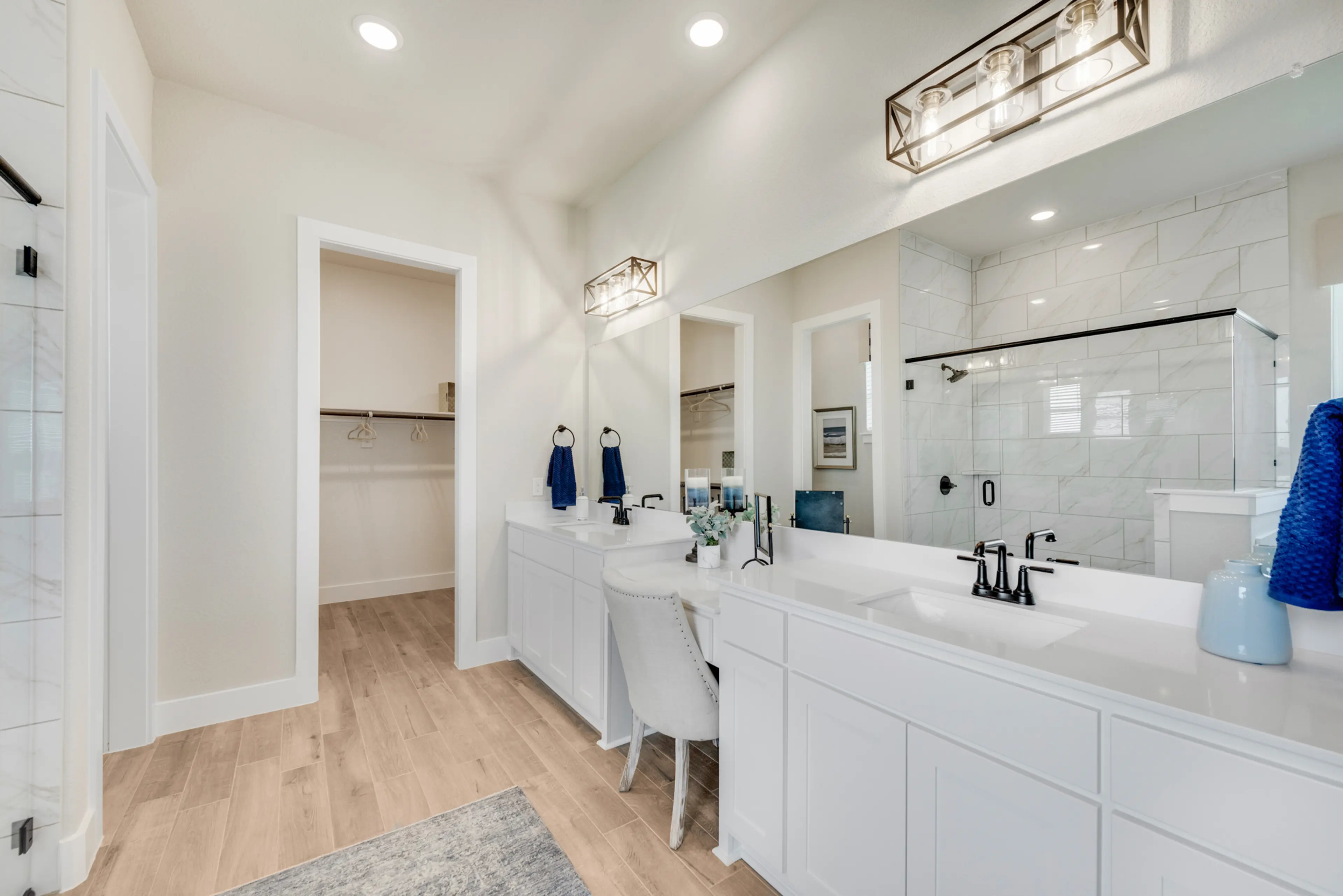 Slide - Foxglove Owner's Bath