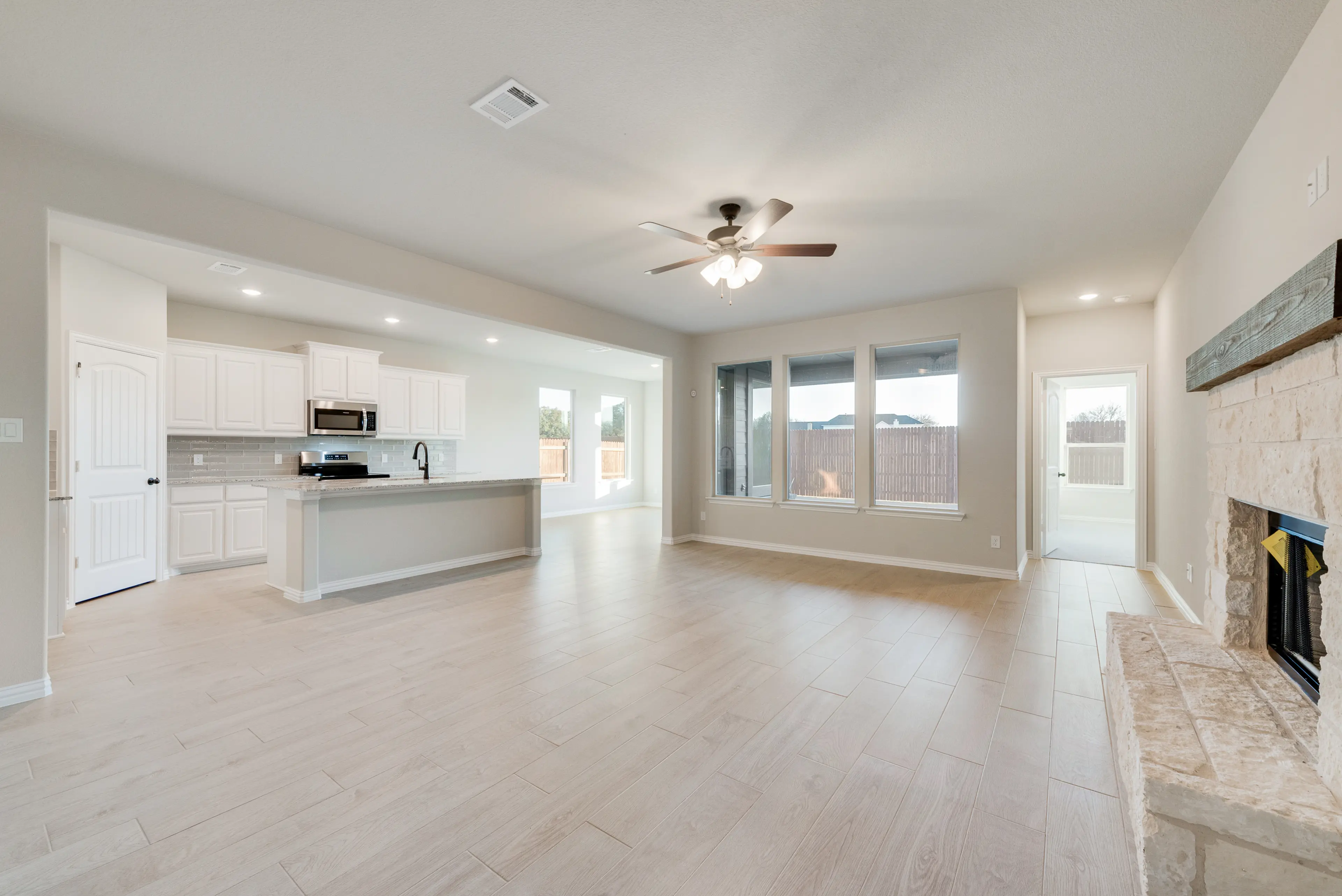 Slide - Lavon Family Room