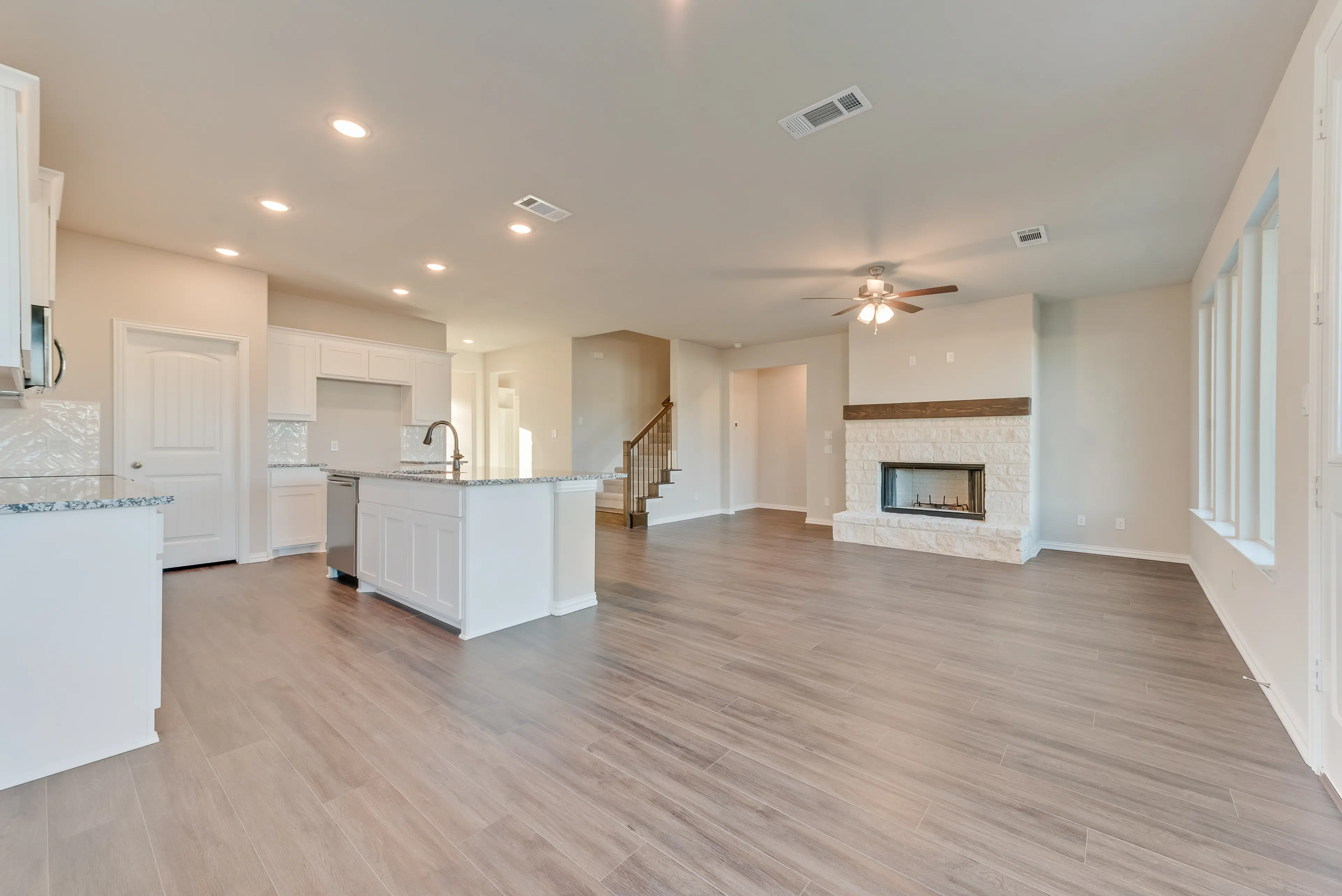 Slide - Navasota Family Room