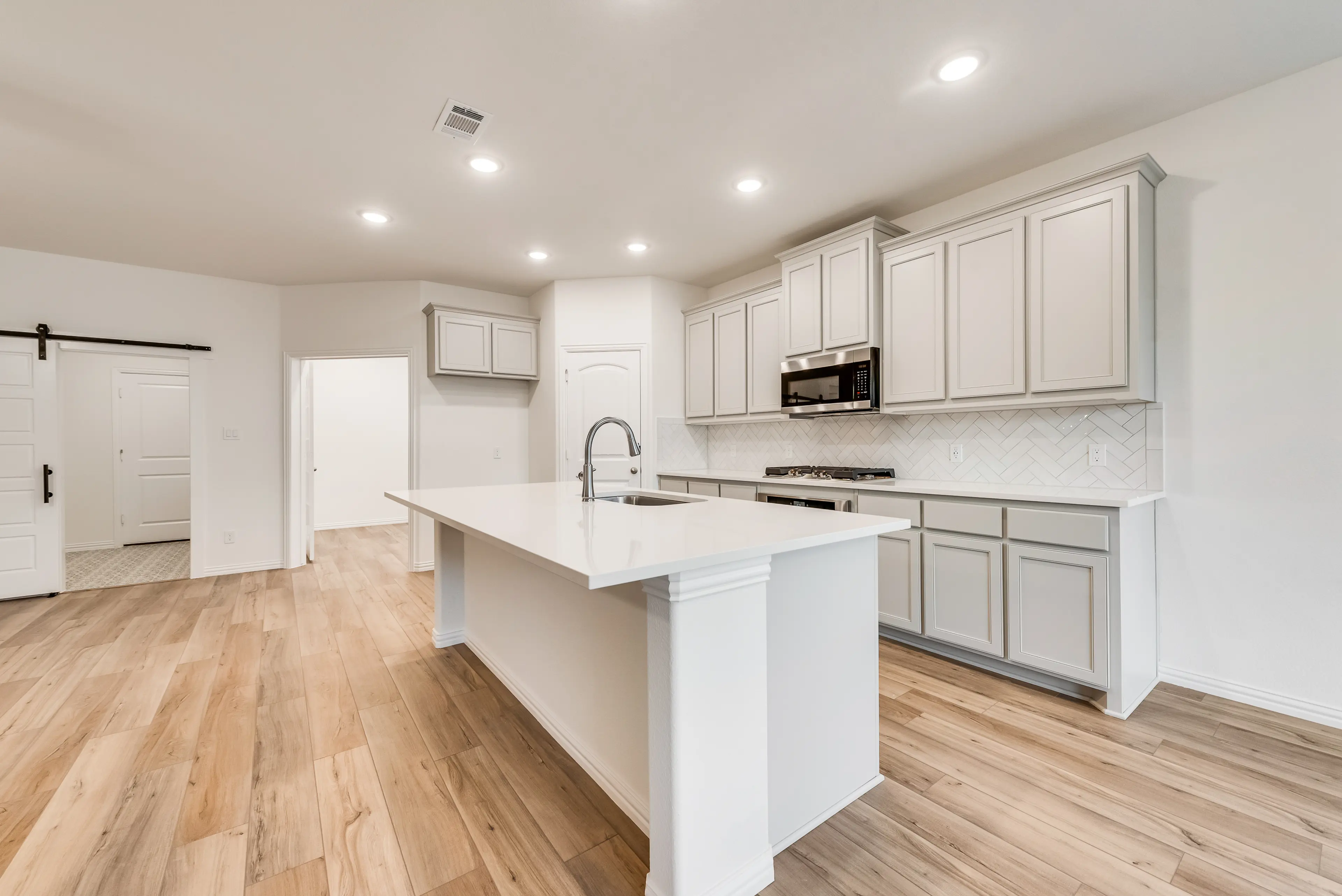 Slide - Cascade II Kitchen