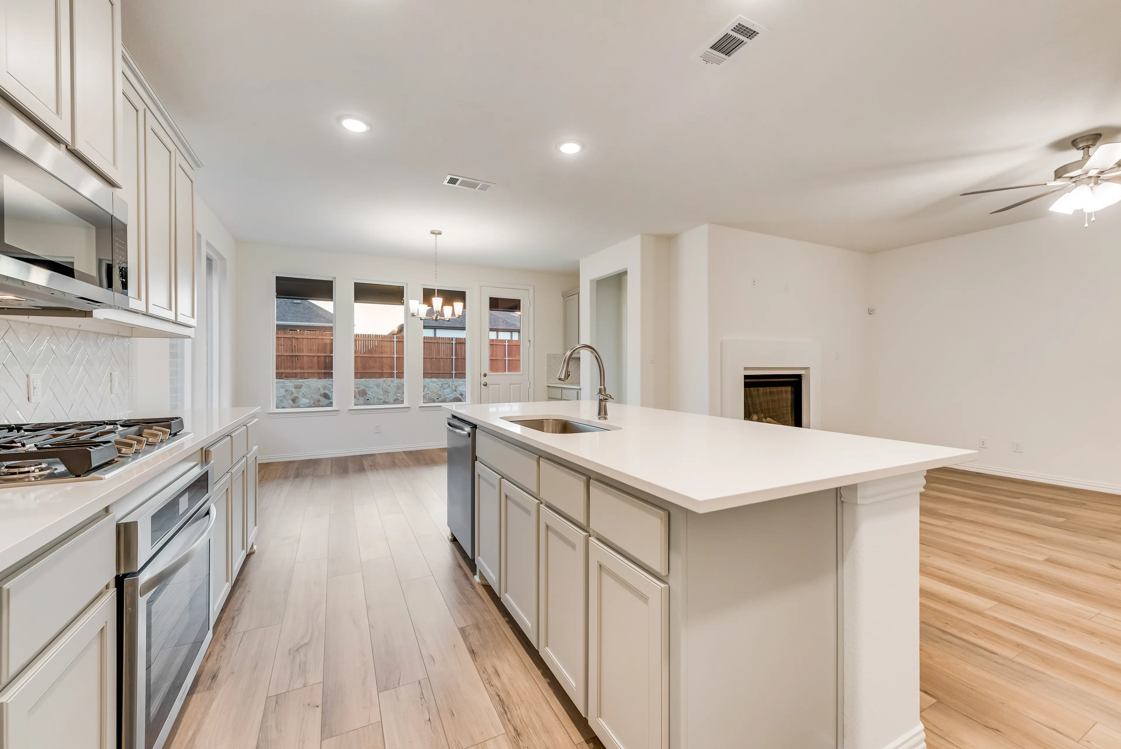 Slide - Cascade II Kitchen