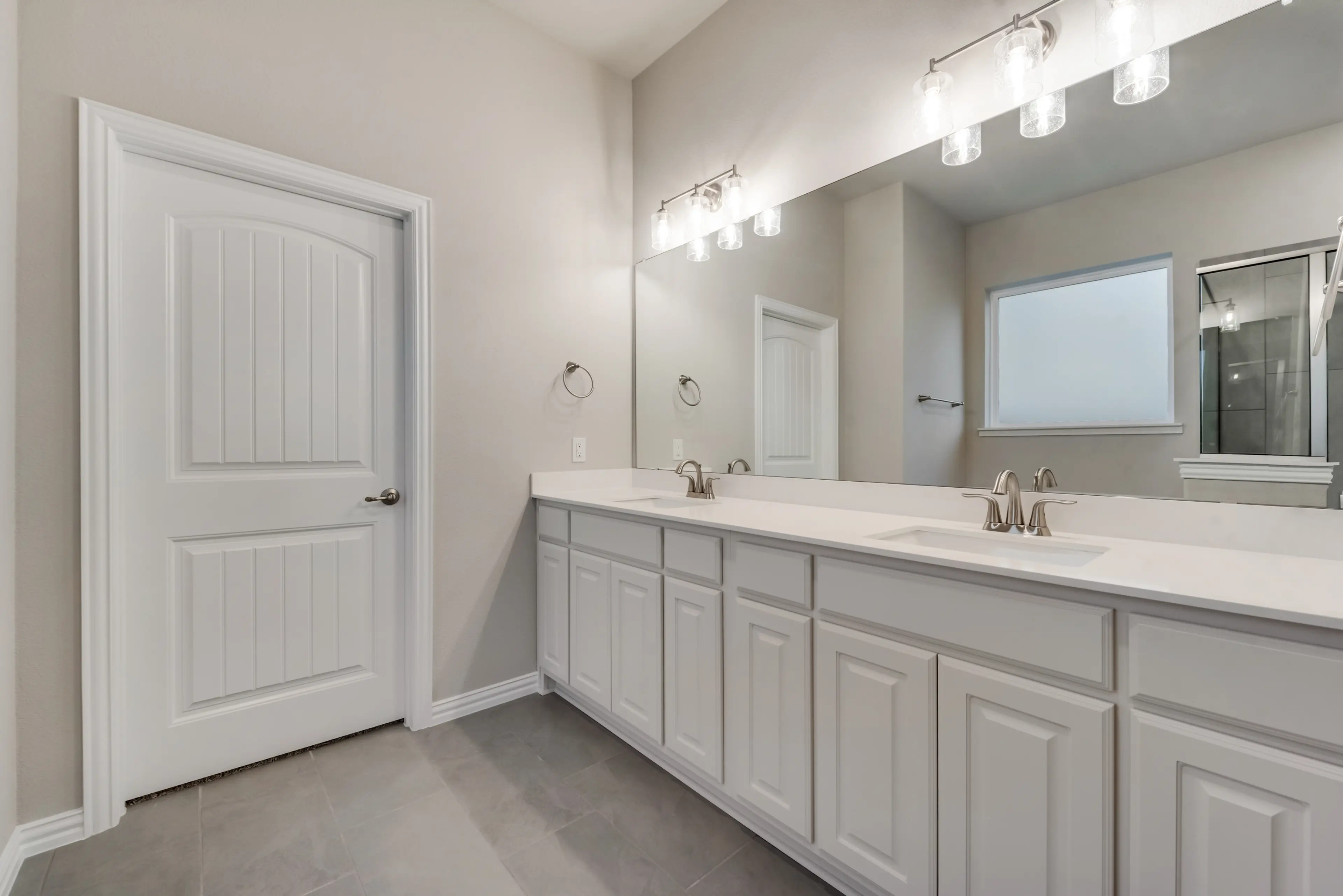 Slide - Azalea Owner's Bath