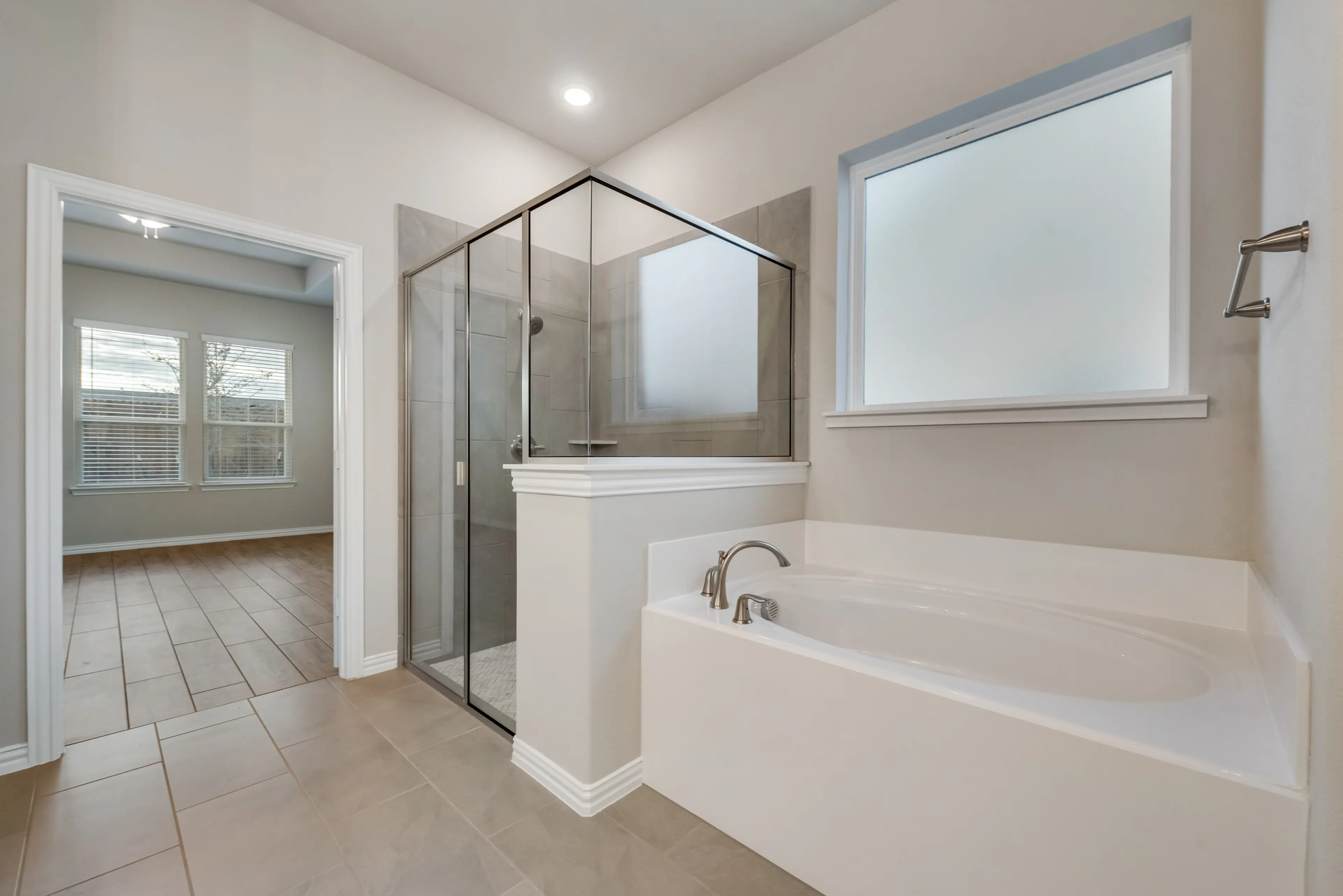 Slide - Azalea Owner's Bath