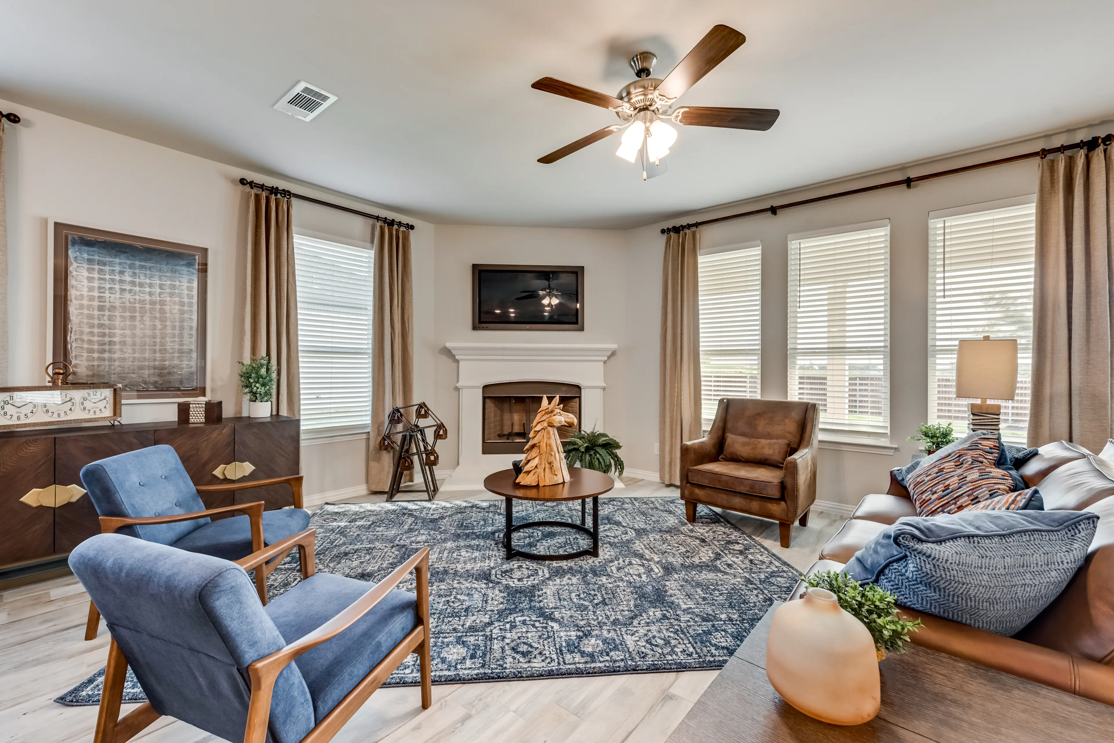 Slide - Nueces Family Room