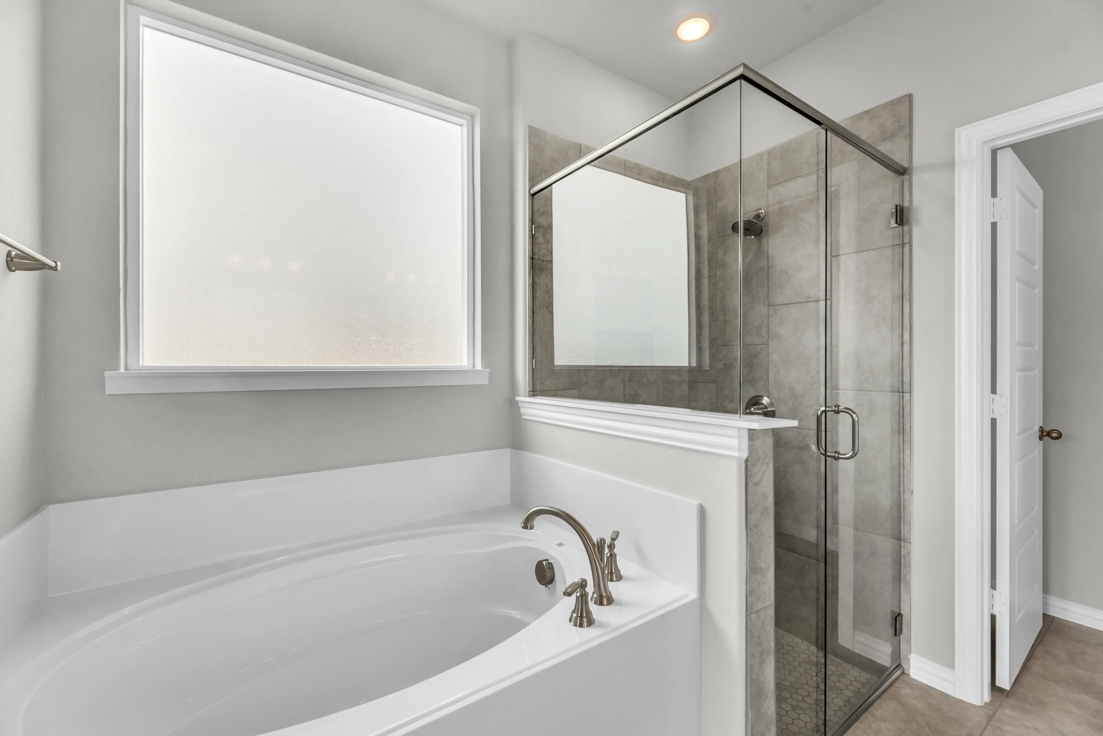 Slide - Salado Owner's Bath