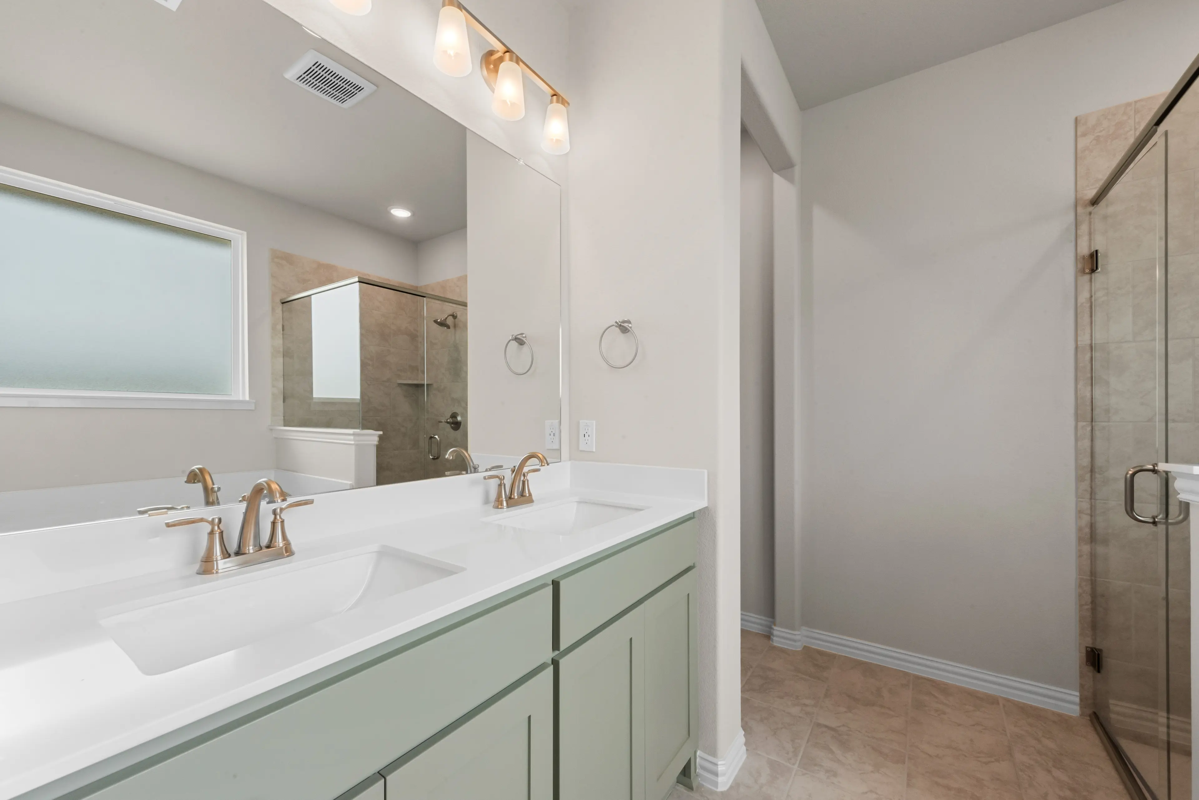 Slide - Cibolo Owner's Bath