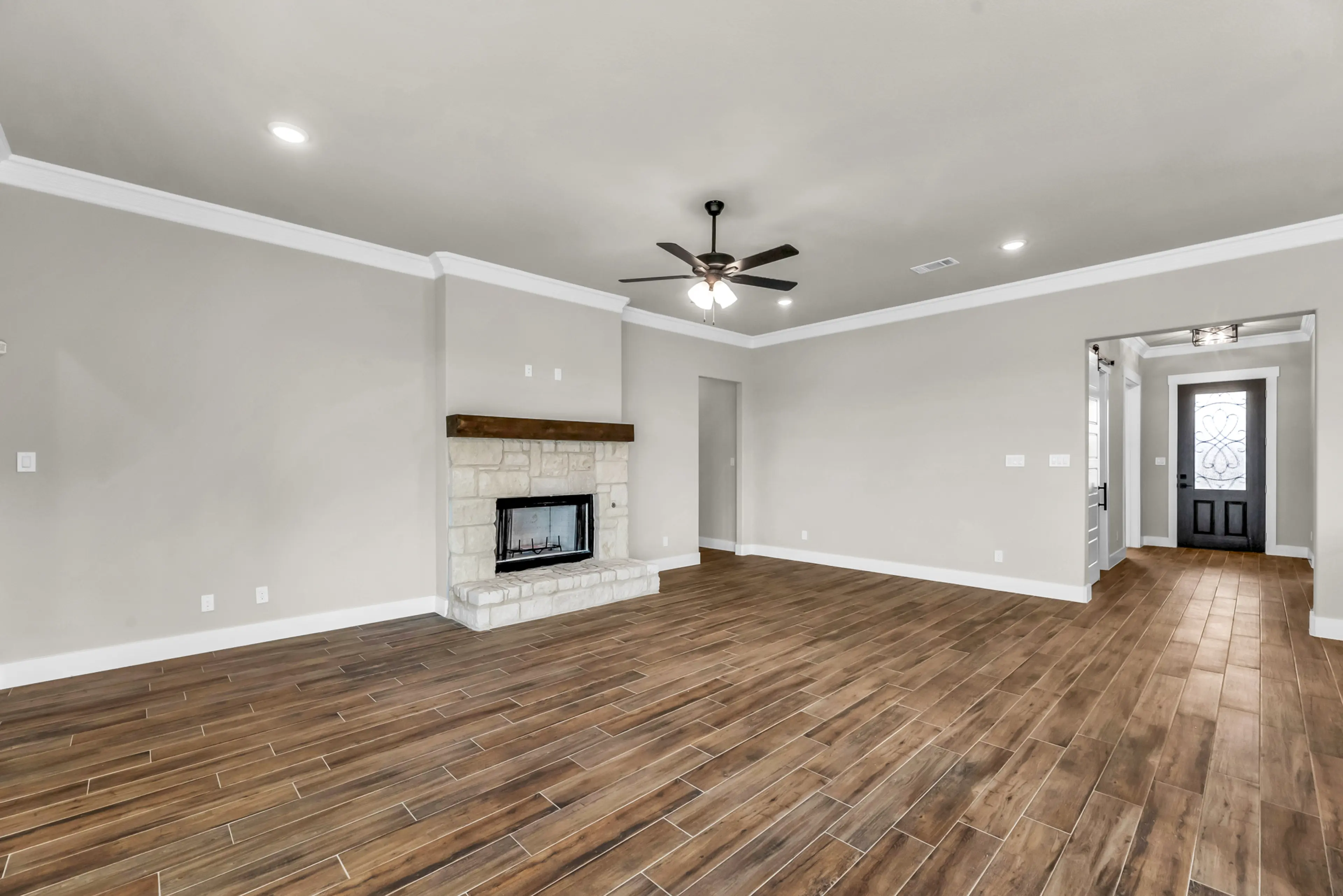 Slide - Verbena Family Room