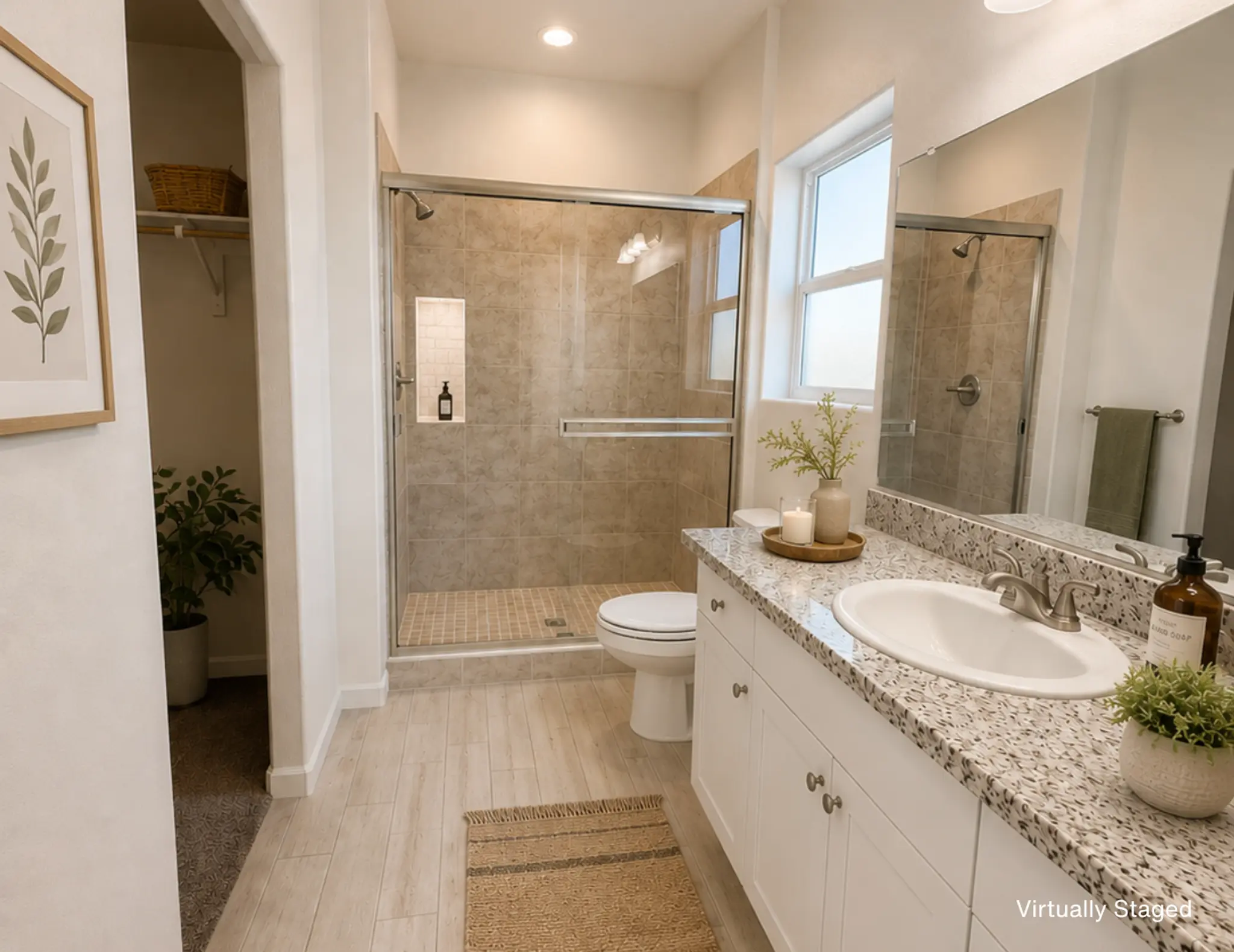 1340 - Interior Photo 3