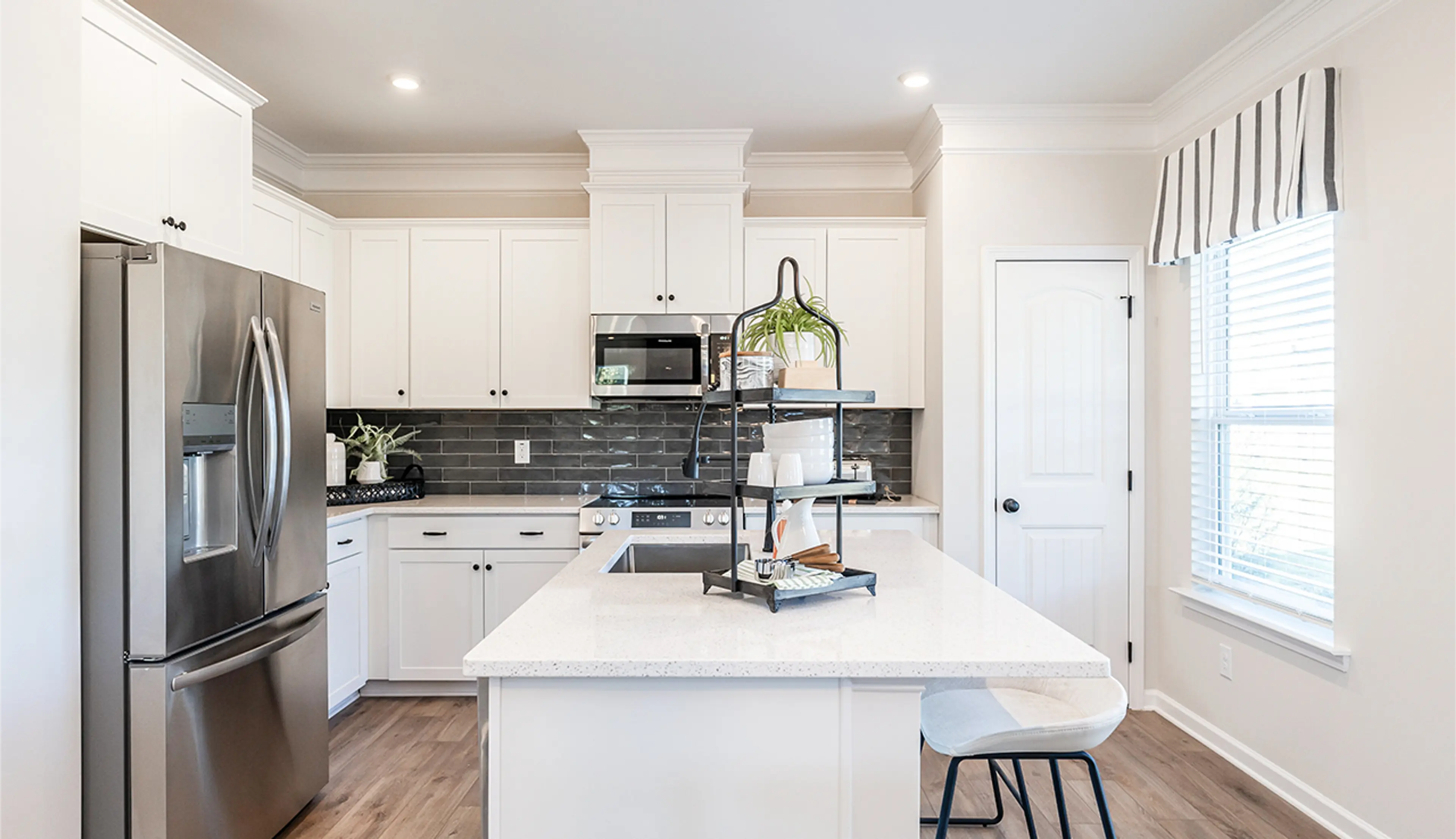 Slide - Luxury Kitchens