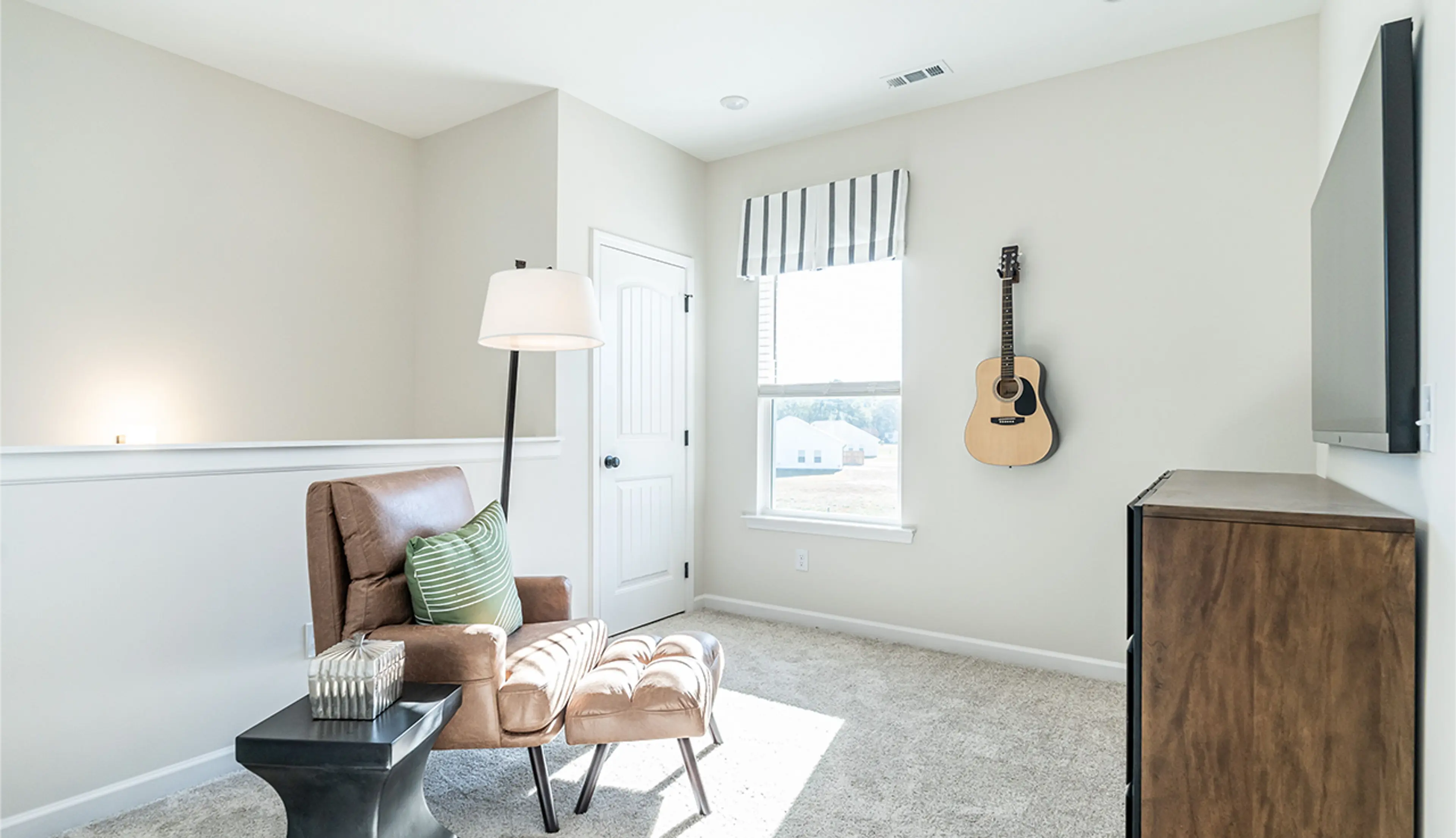 Slide - Versatile Upstairs Loft