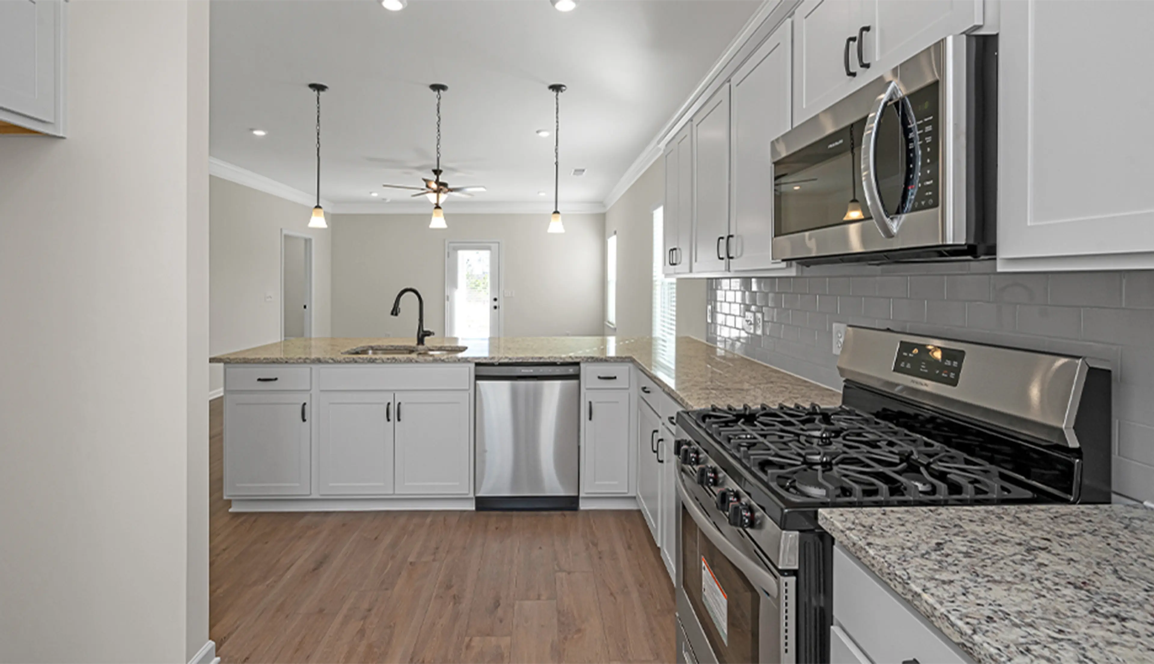 Slide - Luxury Kitchen