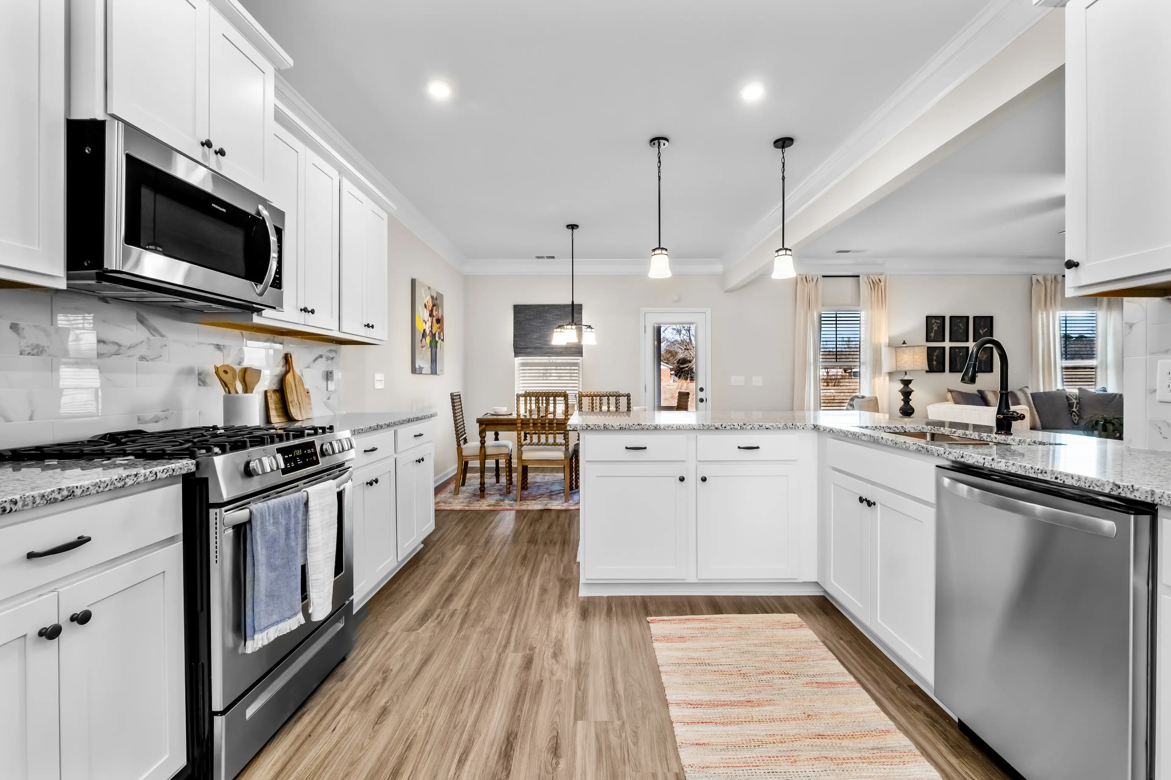 Slide - Luxury Kitchen