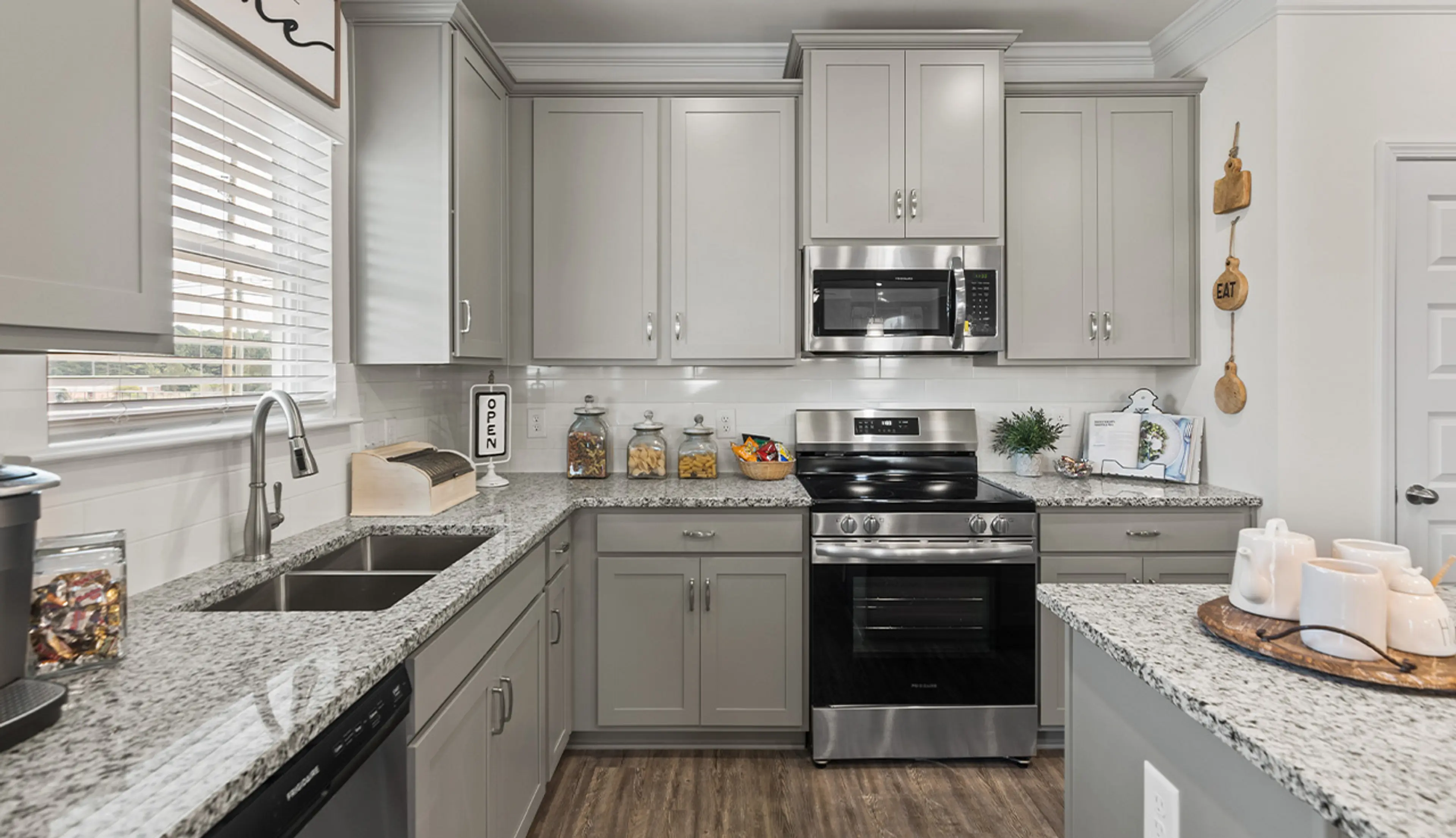 Slide - Luxury Kitchens