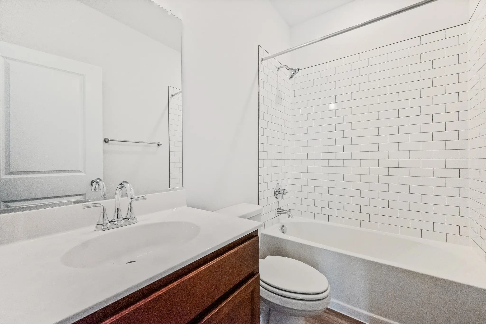 Harper 2 Hall Bath