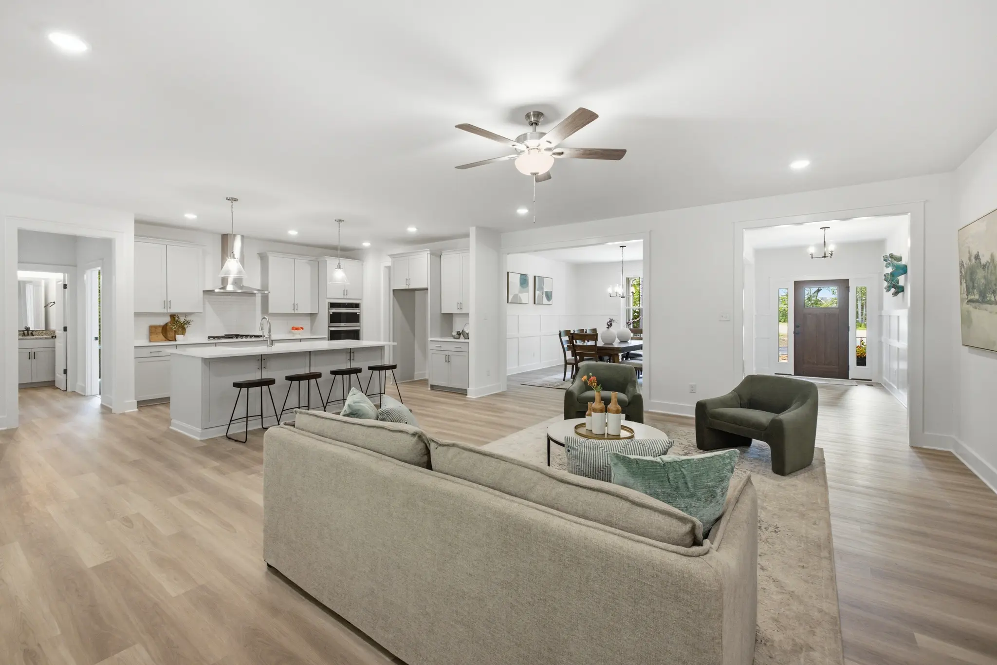 Windsor Family Room, Kitchen