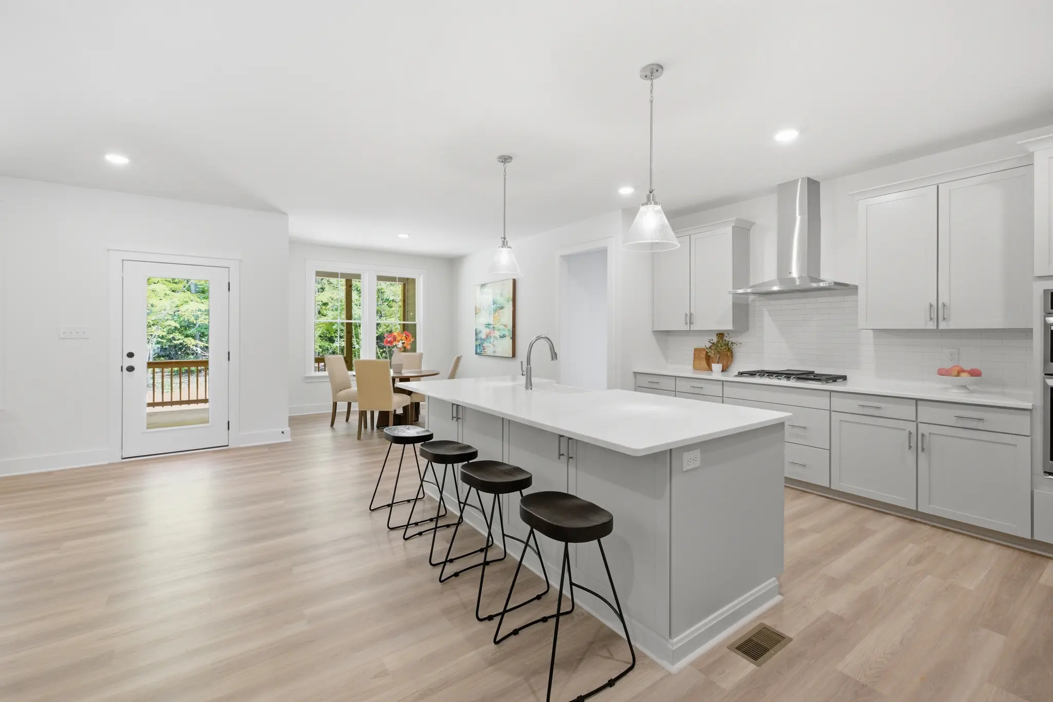 Windsor Kitchen (Opt. 12" Cabinets on Island)