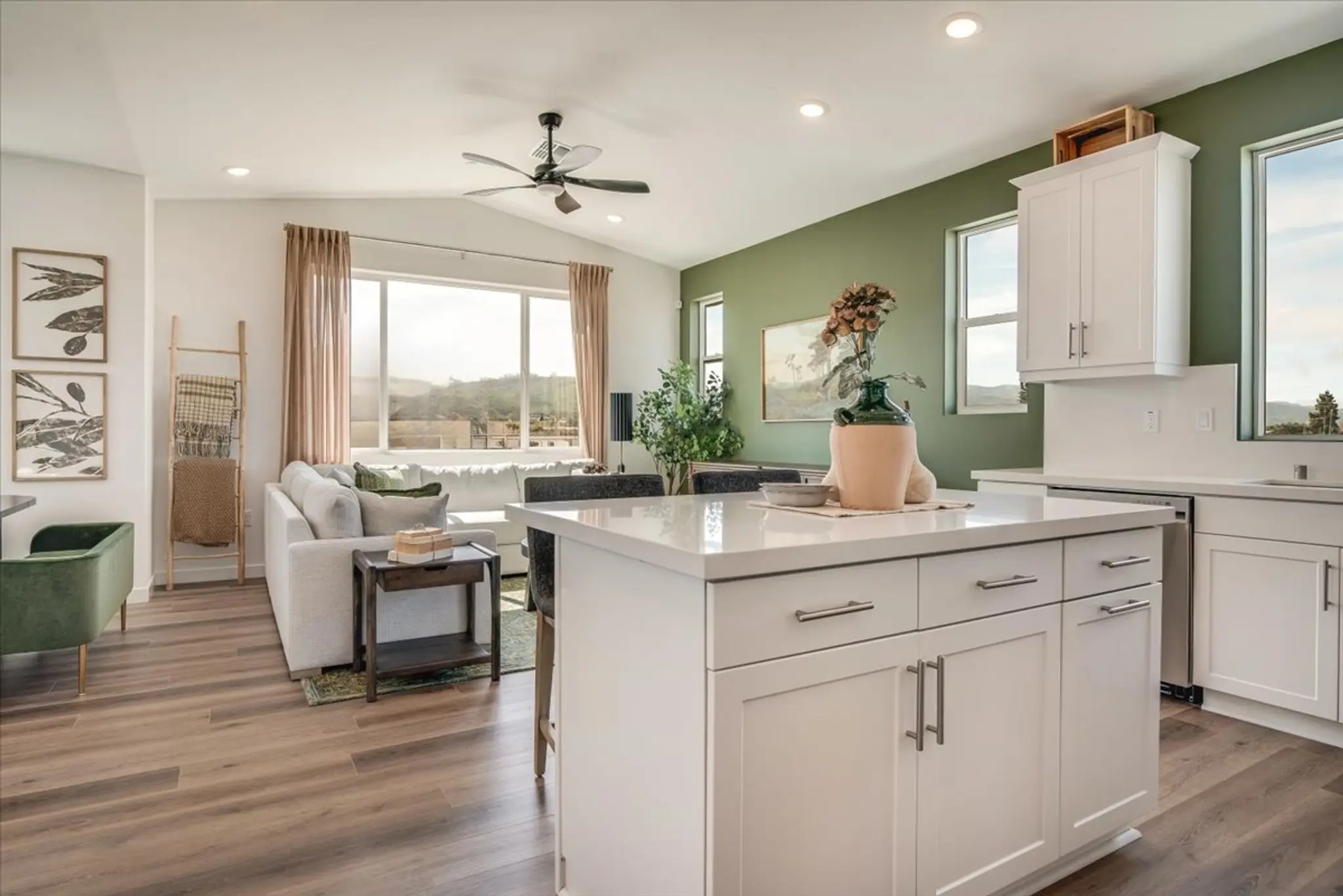 Plan 4 - River Terrace - Vintage Collection - Interior Photo 15