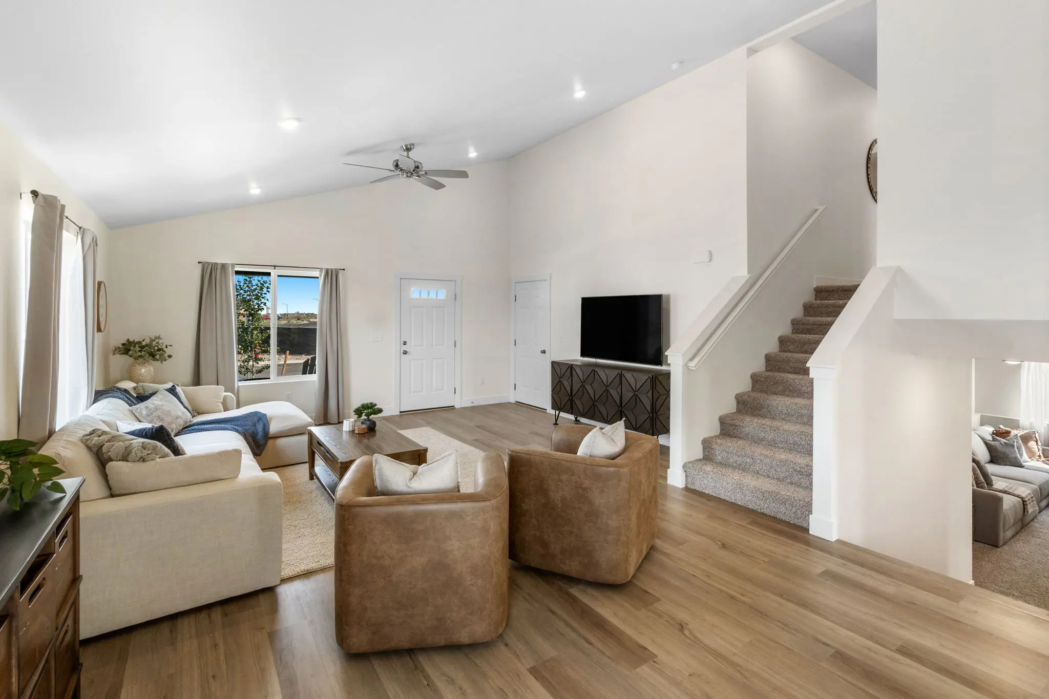 Birch - Interior Photo 10