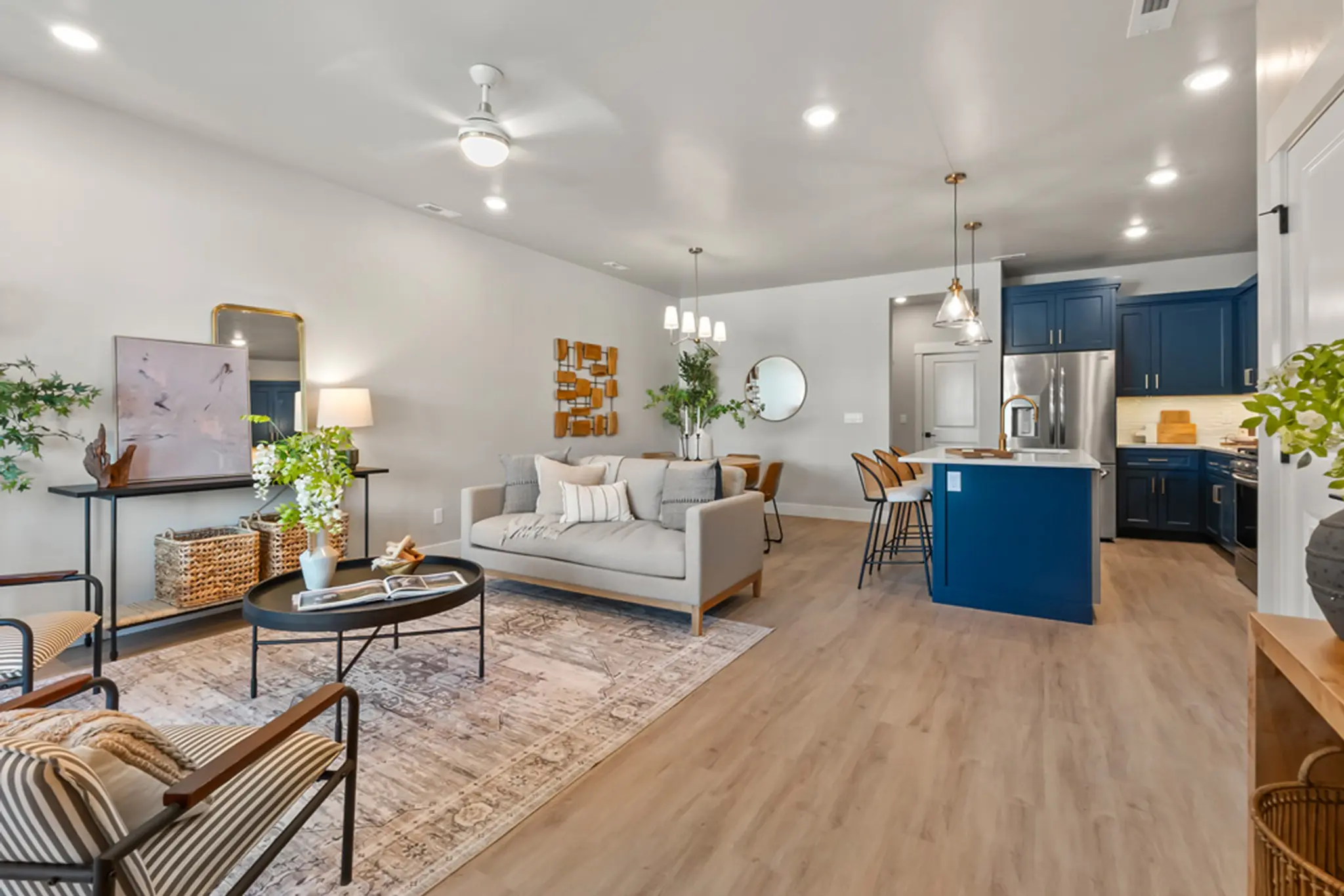 Bluebird - Interior Photo 7