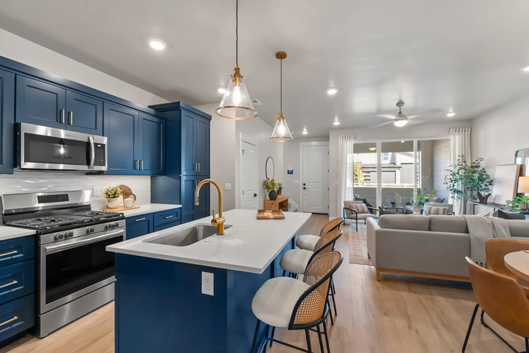 Bluebird - Interior Photo 9