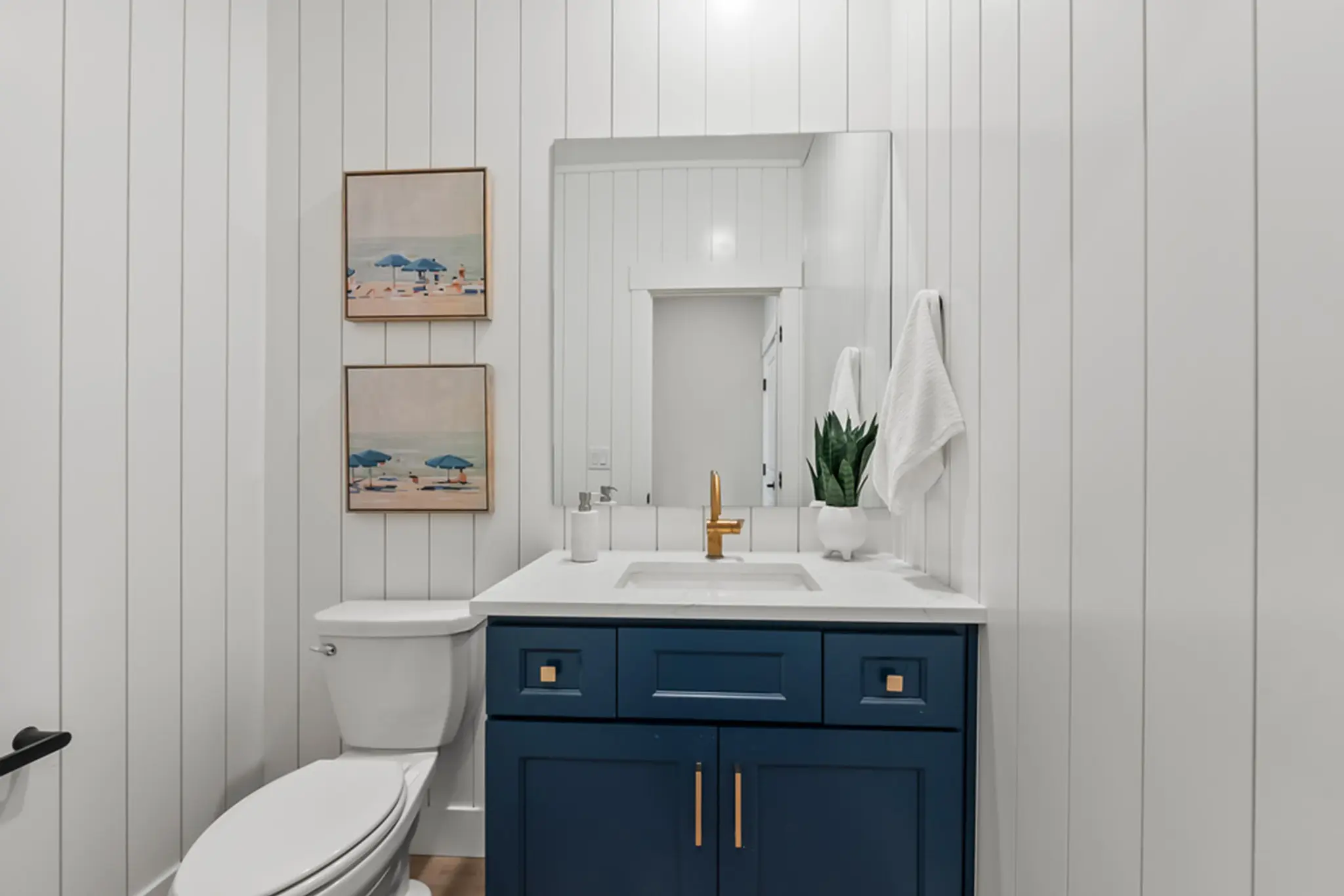 Bluebird - Interior Photo 15