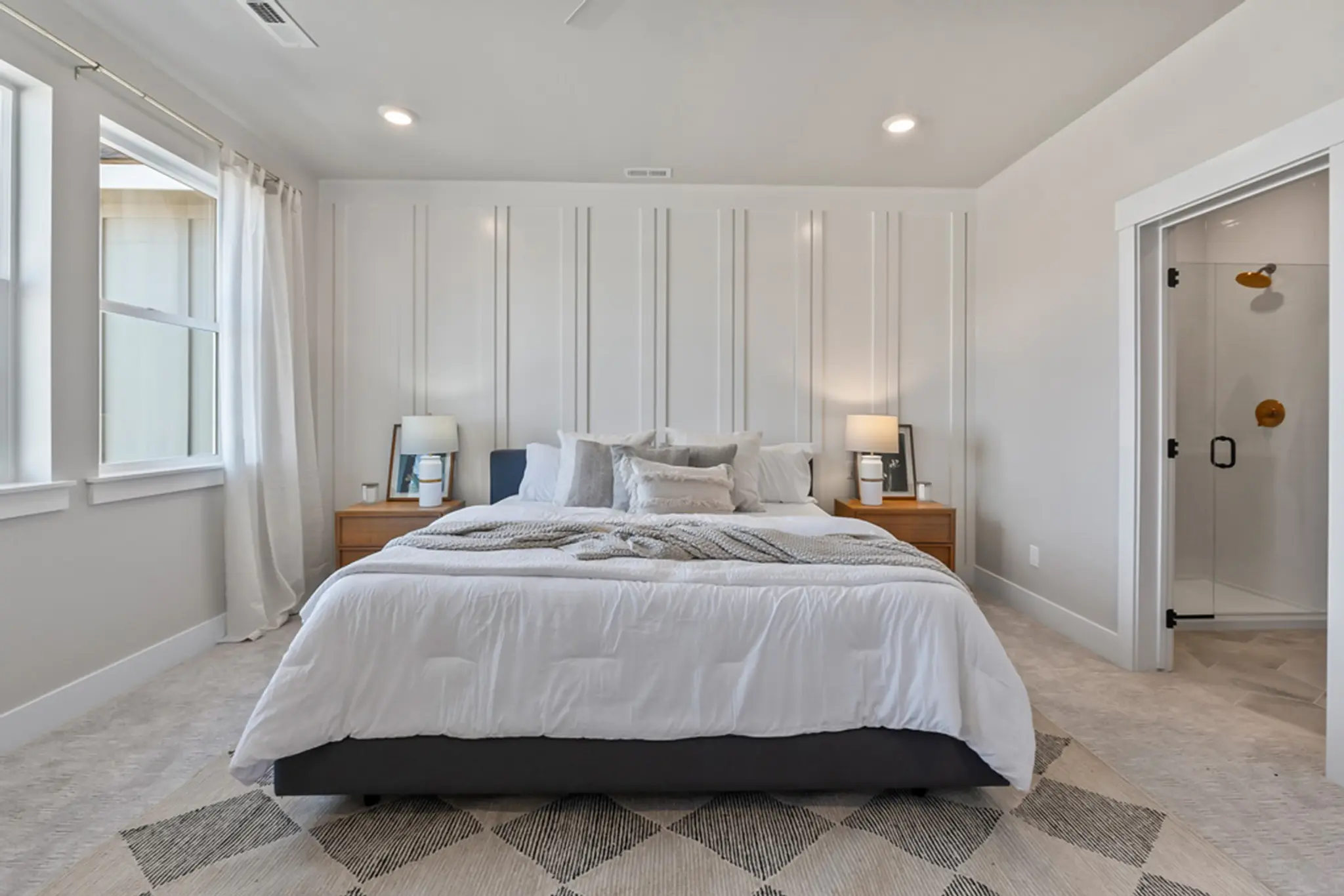 Bluebird - Interior Photo 18