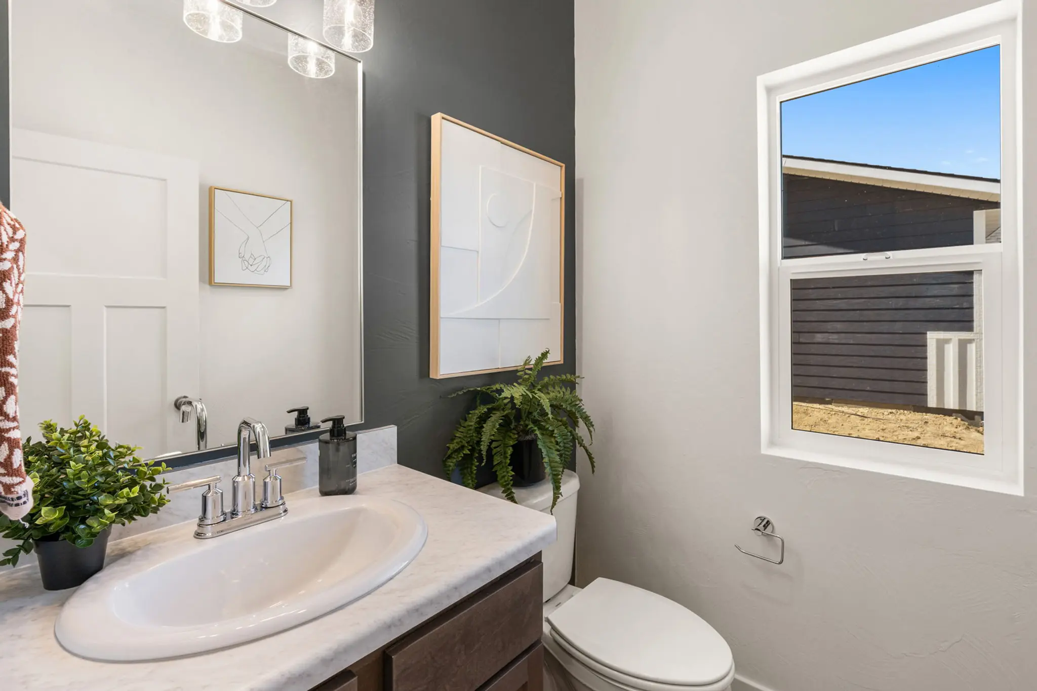 Granite - Interior Photo 23