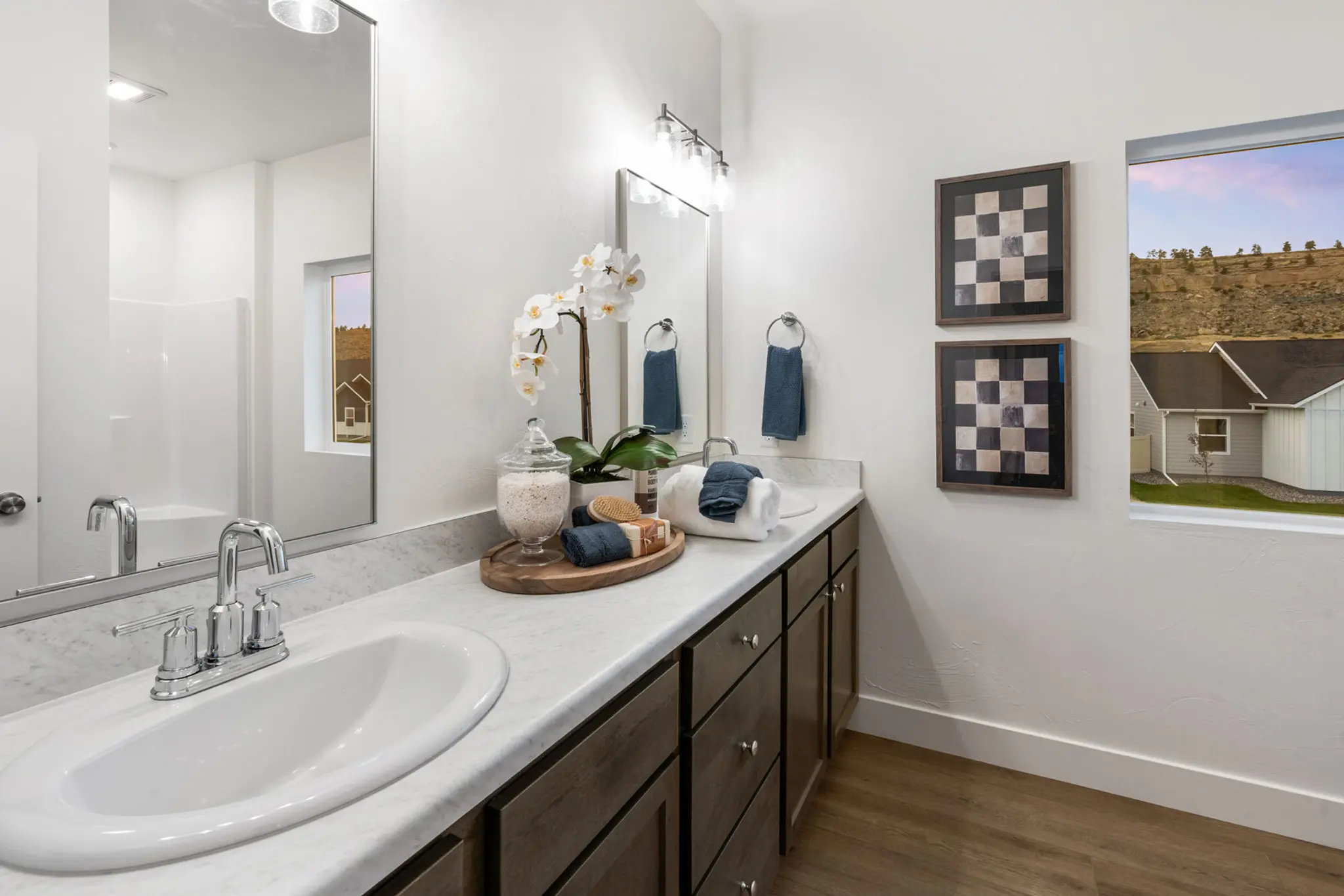 Granite - Interior Photo 30