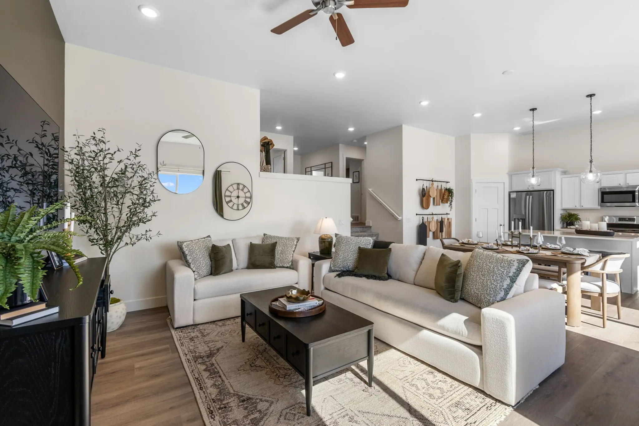 Torrey - Interior Photo 10
