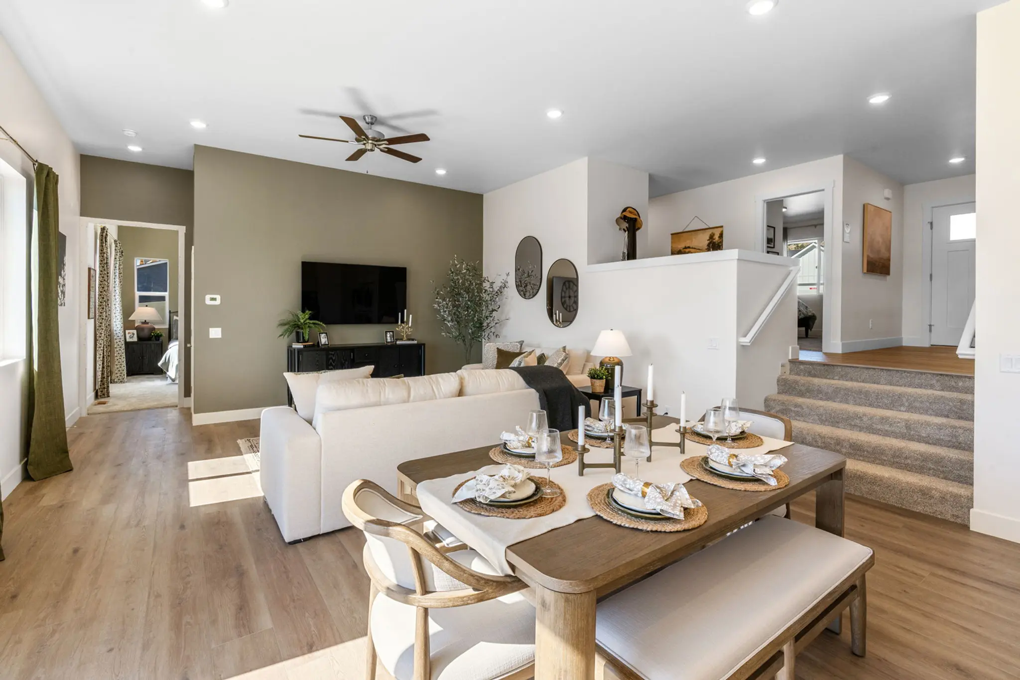 Torrey - Interior Photo 13