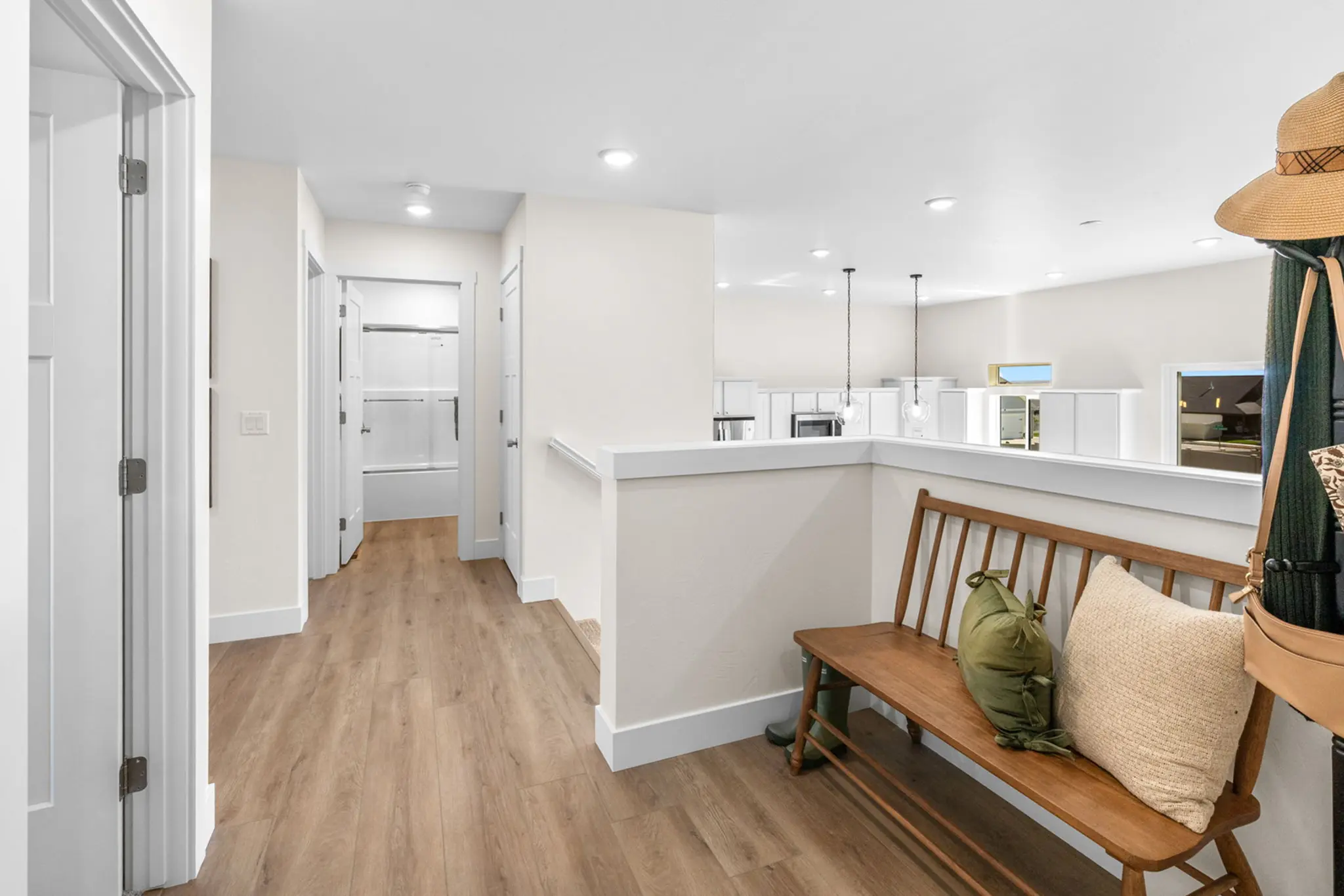 Torrey - Interior Photo 16