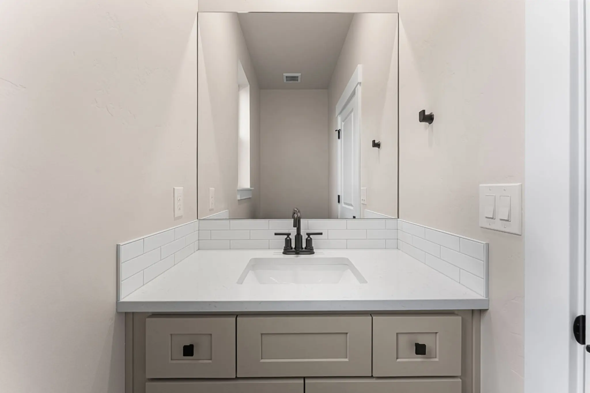 Starling - Interior Photo 21