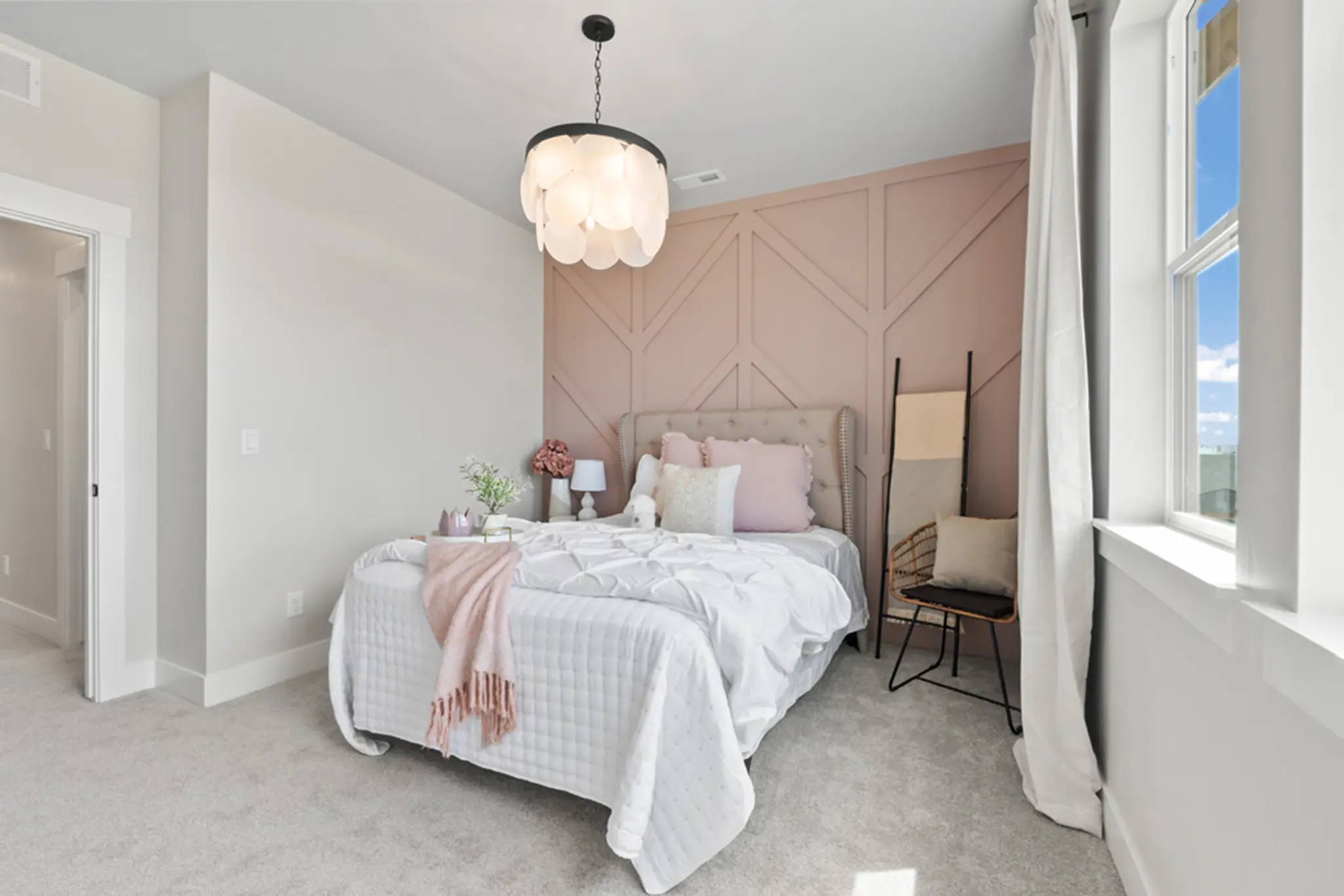 Dove - Interior Photo 25