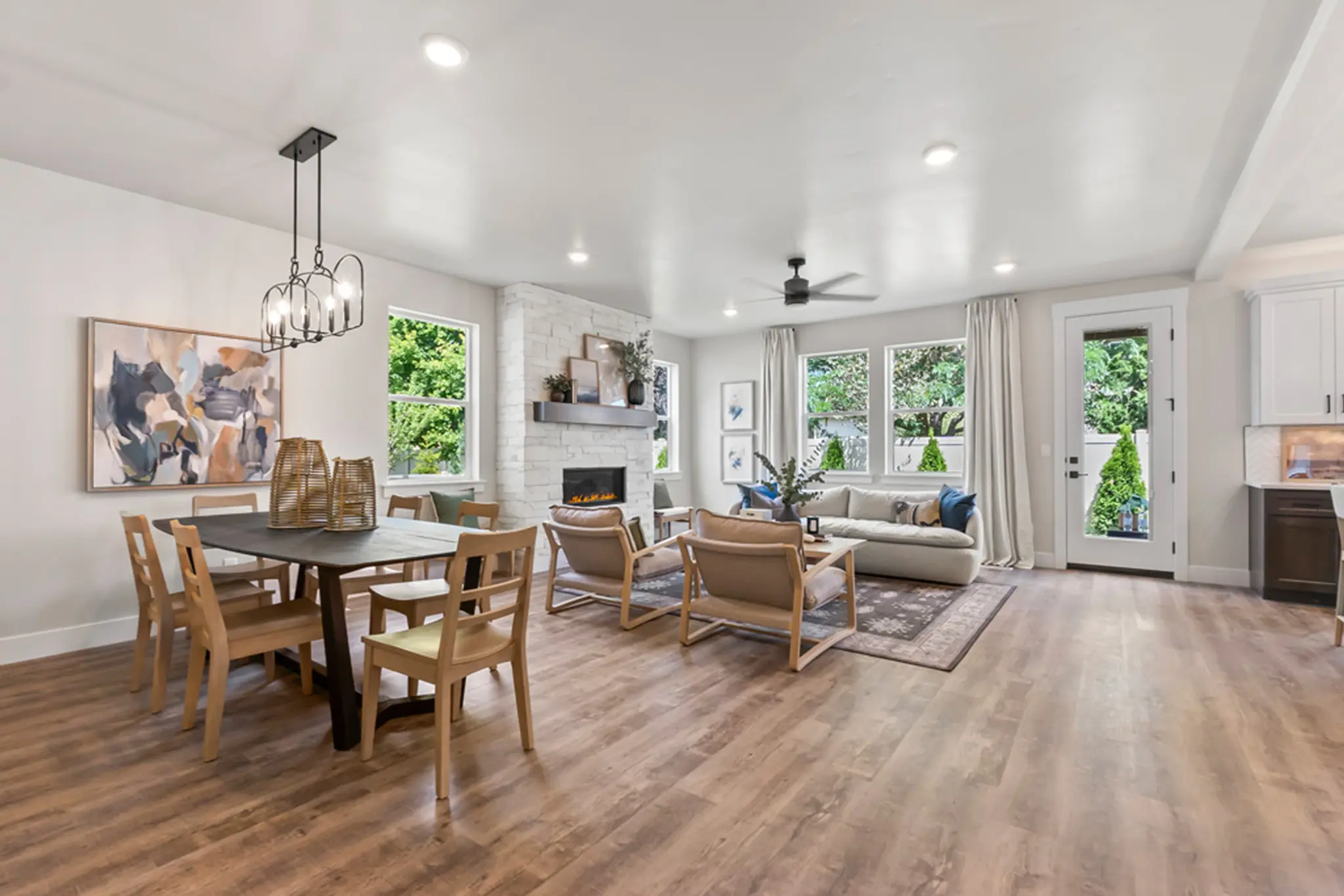 Dove - Interior Photo 8