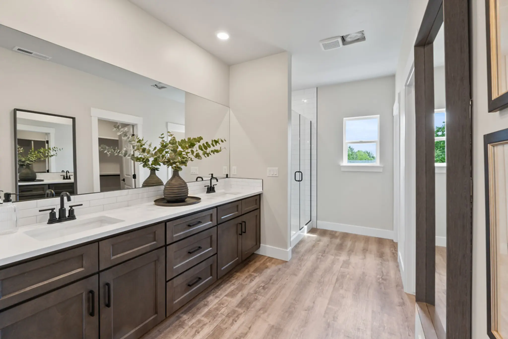 Dove - Interior Photo 20