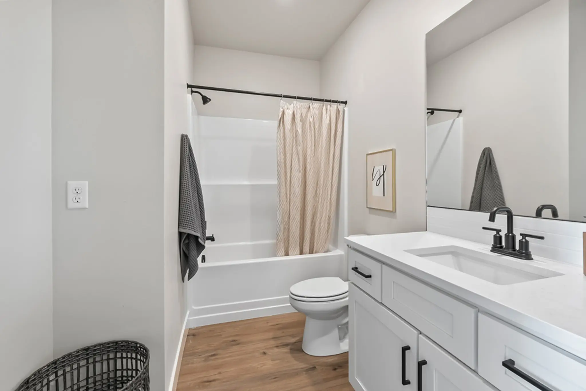 Goldfinch - Interior Photo 22