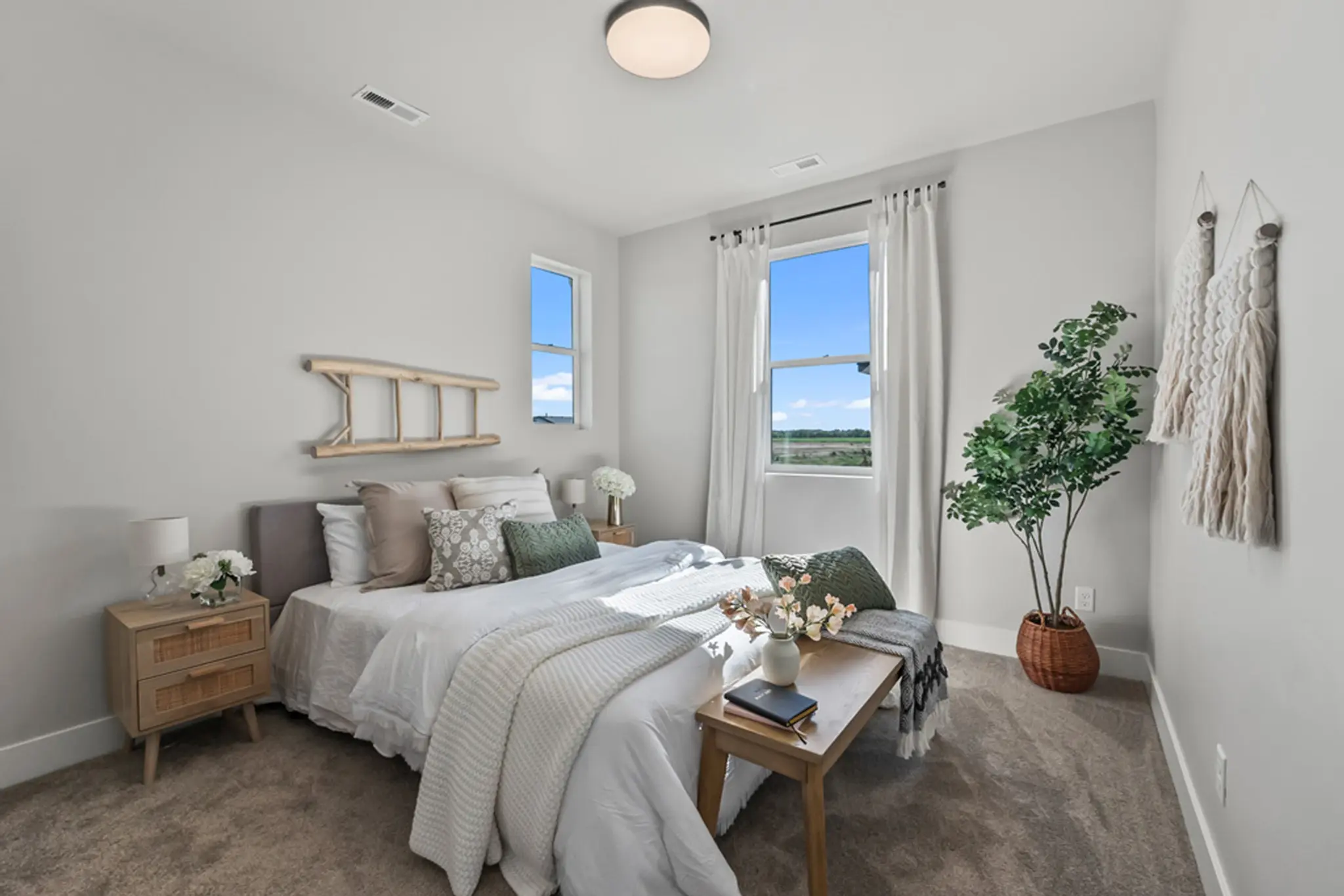 Goldfinch - Interior Photo 24