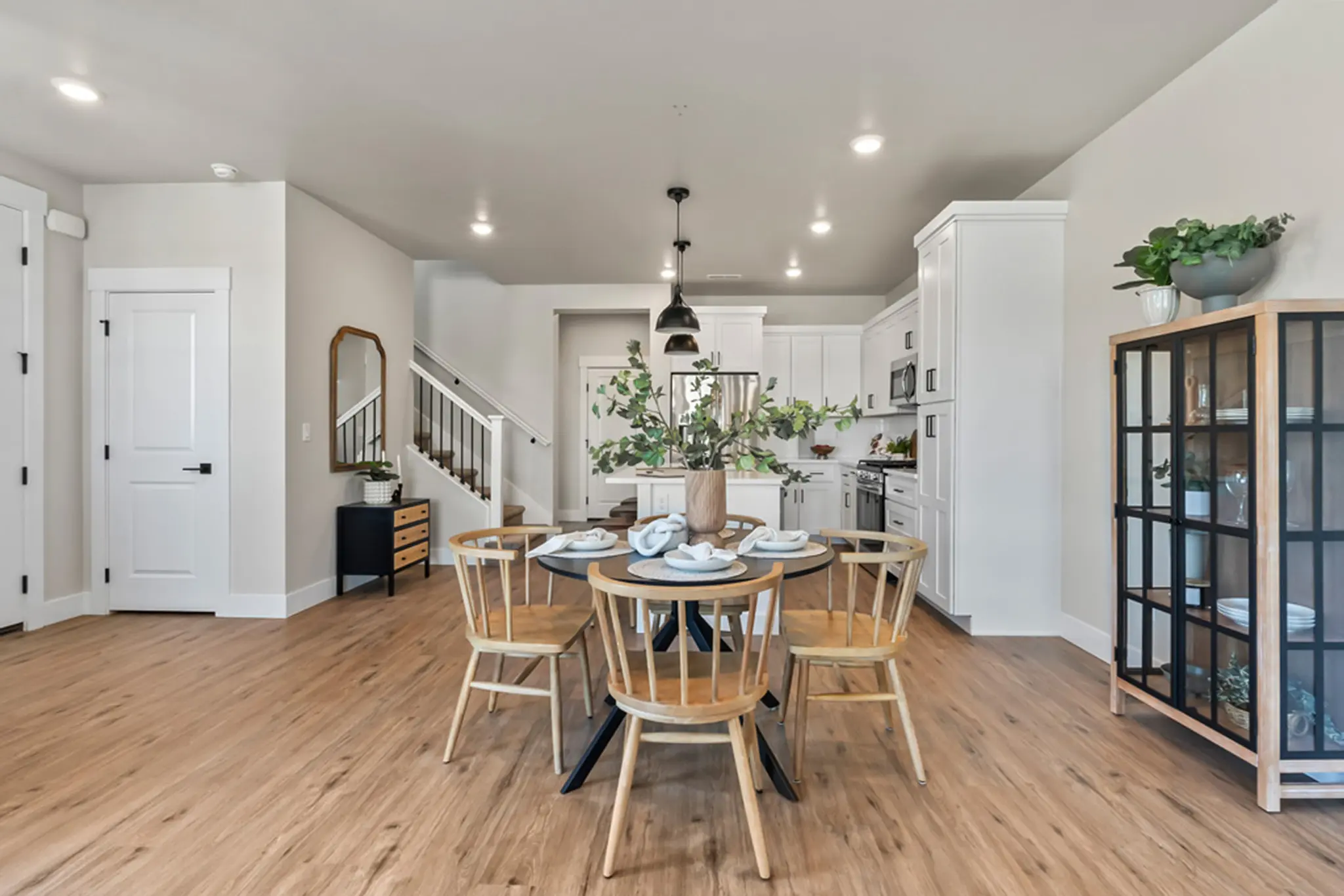 Goldfinch - Interior Photo 8