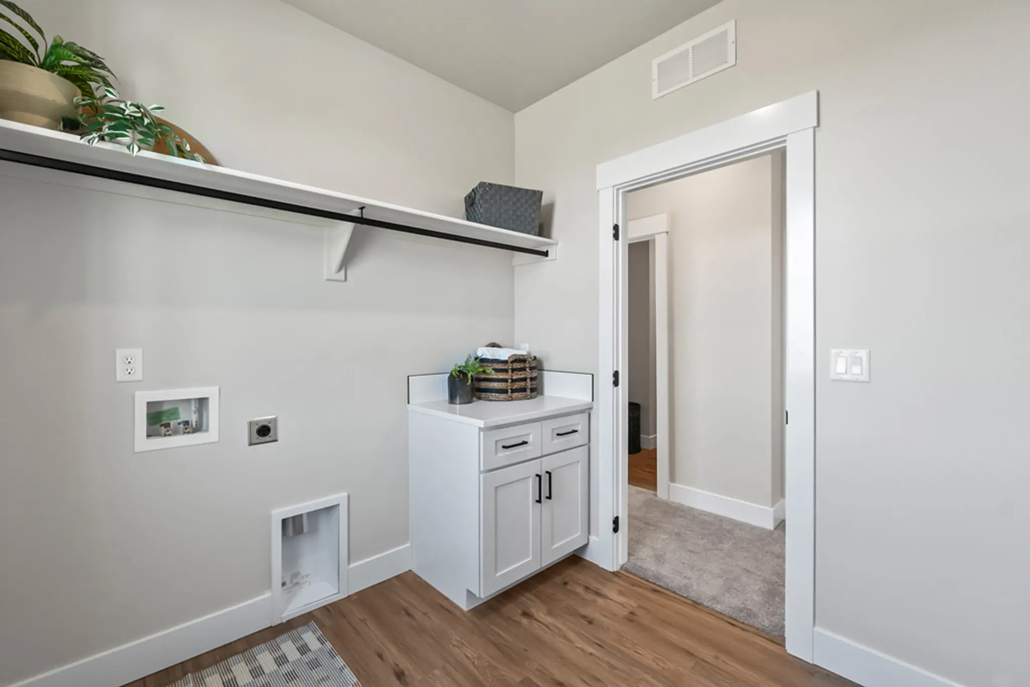 Goldfinch - Interior Photo 20