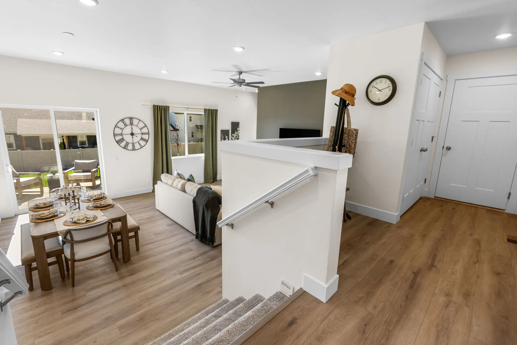 Torrey - Interior Photo 15