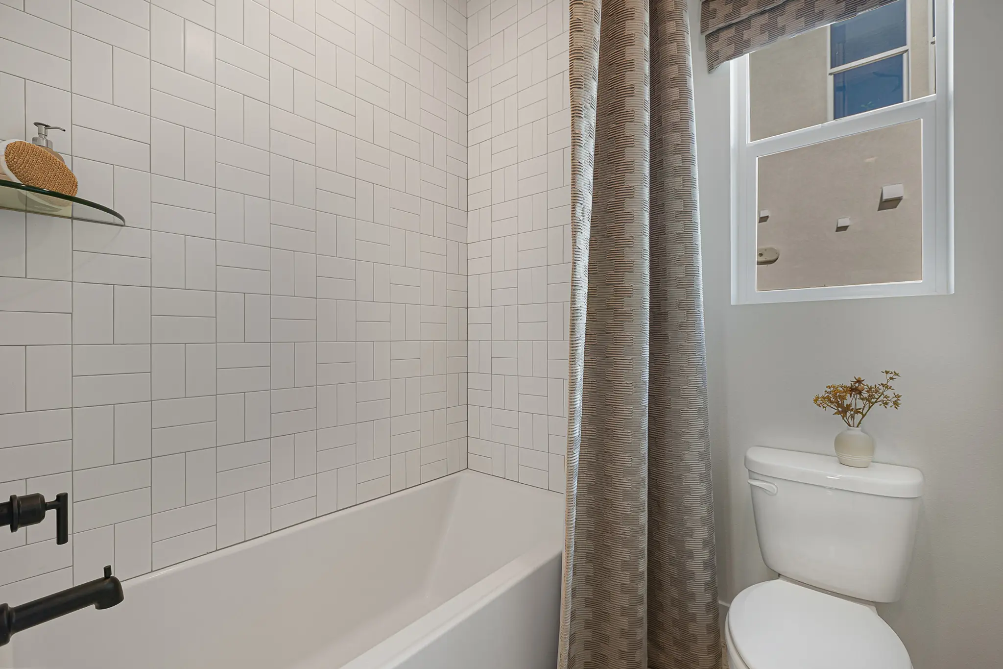 Plan 4 - Williams Ranch - Vineyard Collection - Interior Photo 26