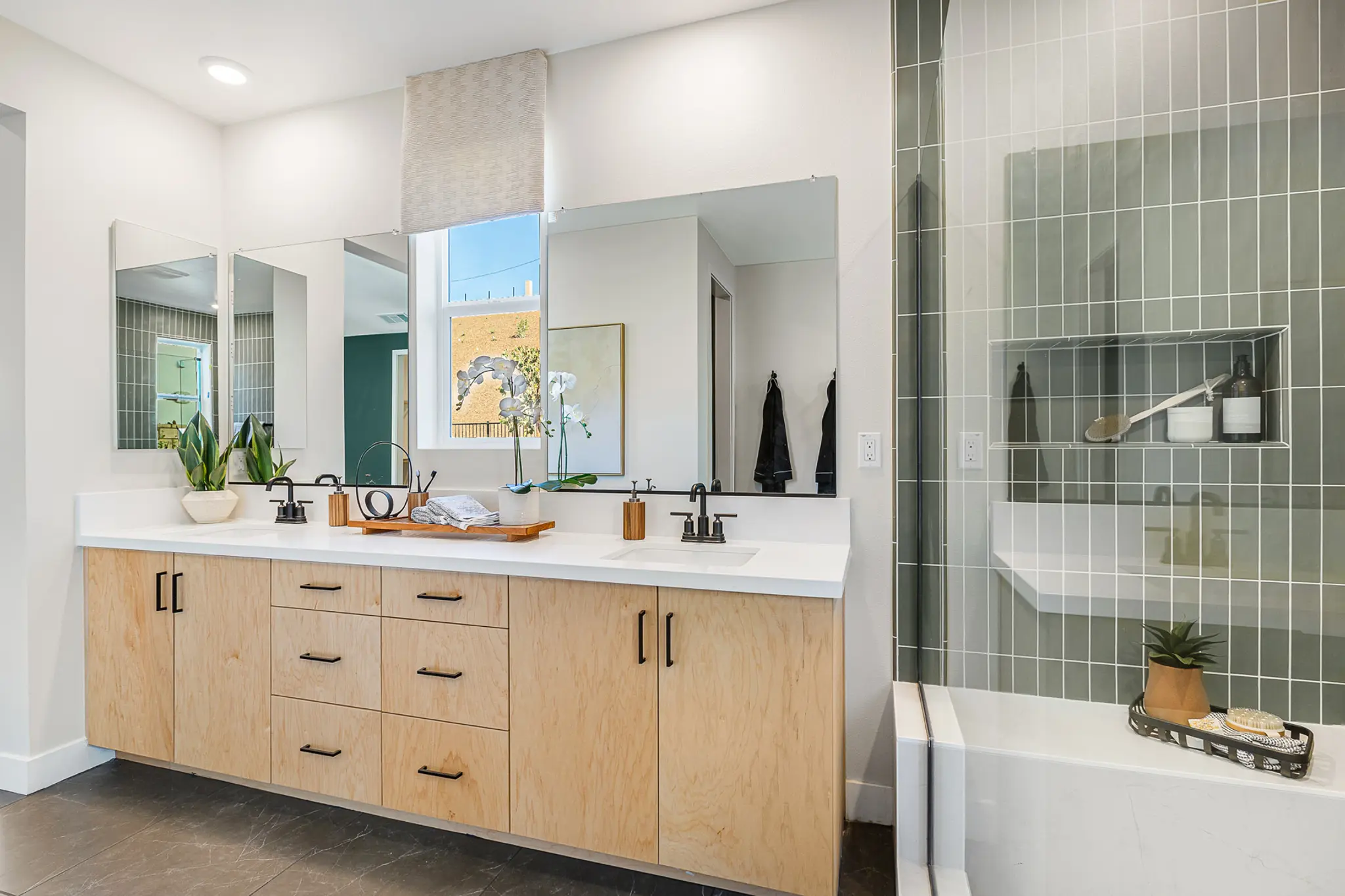 Plan 4 - Williams Ranch - Vineyard Collection - Interior Photo 24