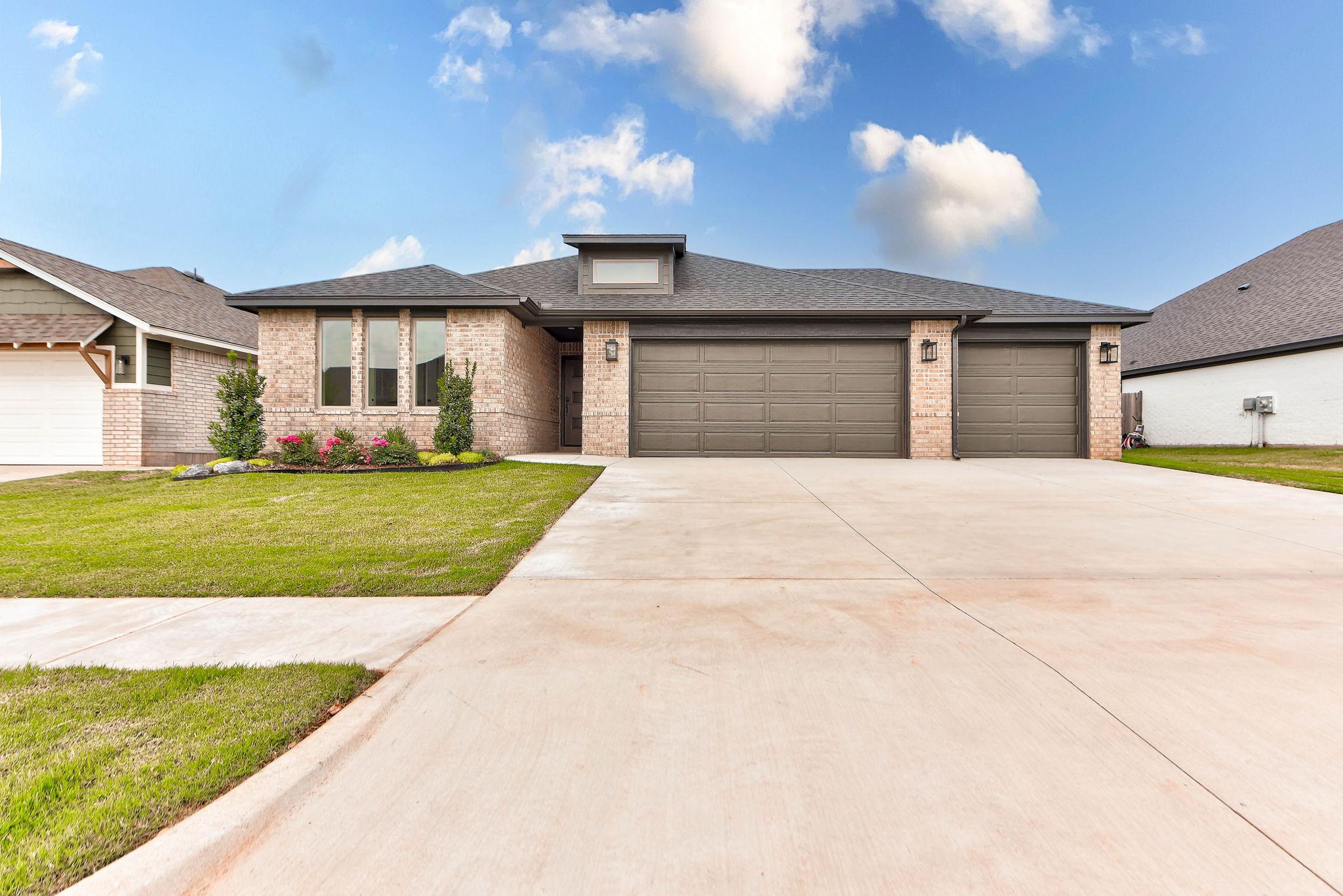 Thumbnail - 3305 Gunnison River Dr