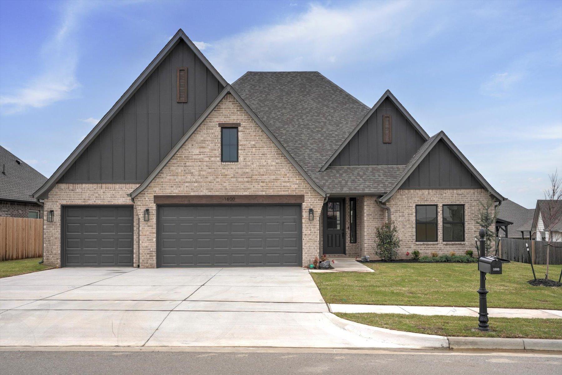 Thumbnail - 1600 N 72nd St