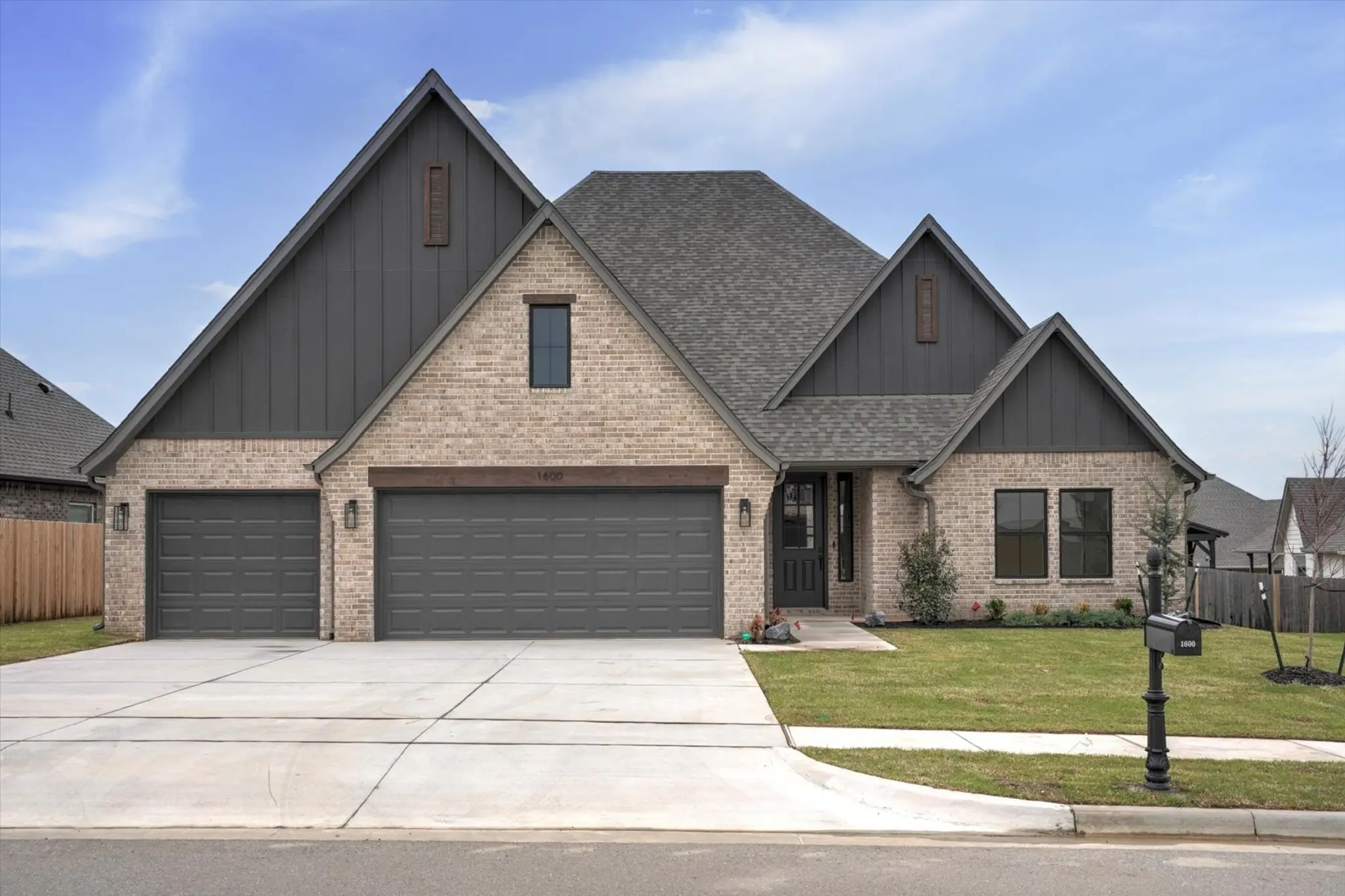 Thumbnail - 1600 N 72nd St