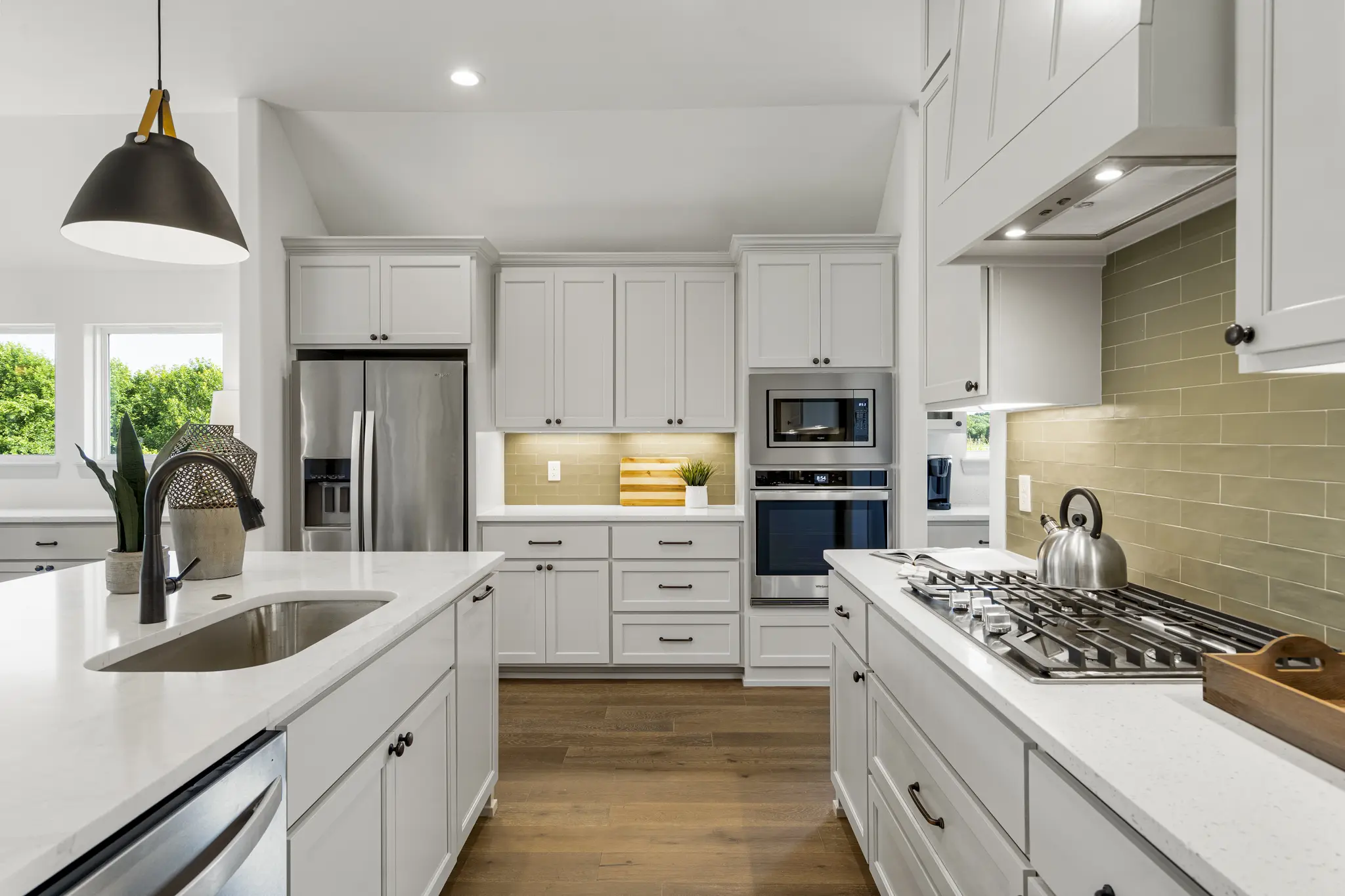 Juniper - Interior Photo 16