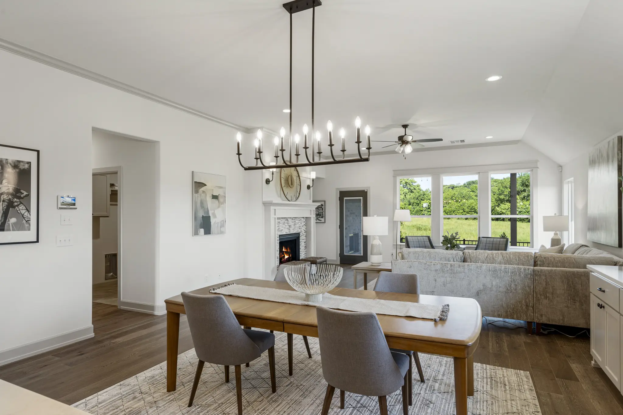 Juniper - Interior Photo 21