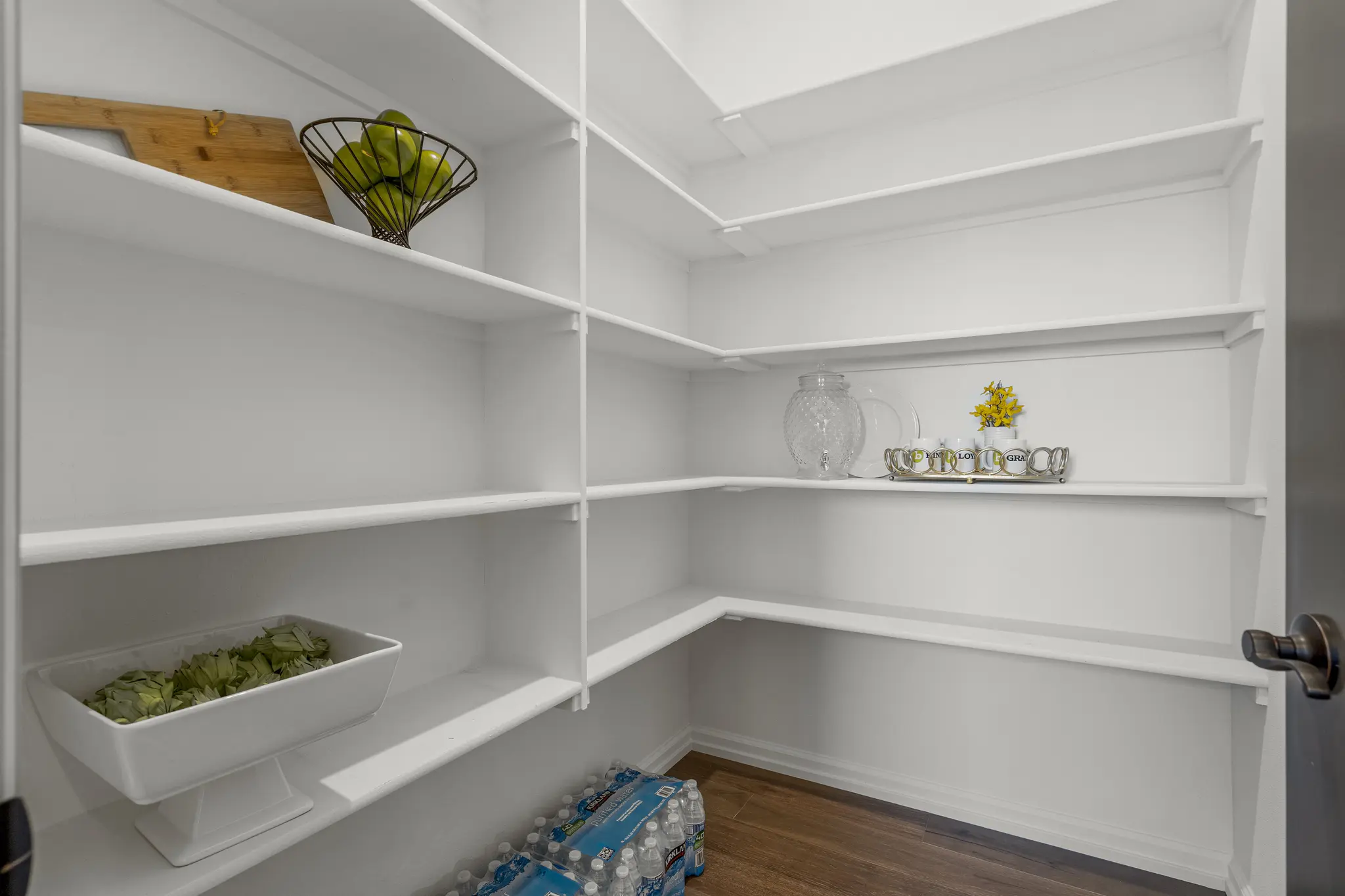 Juniper - Interior Photo 12