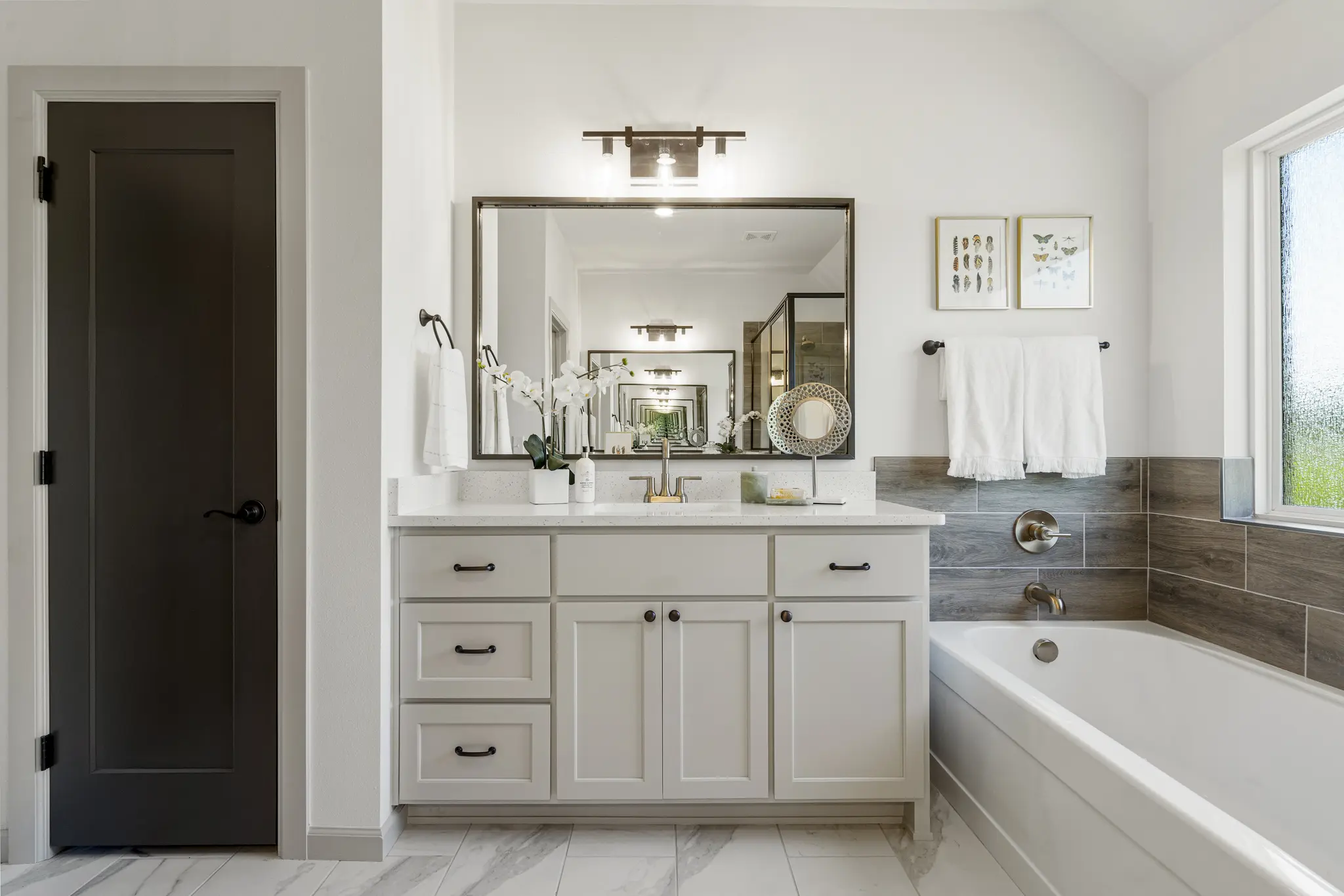 Juniper - Interior Photo 32
